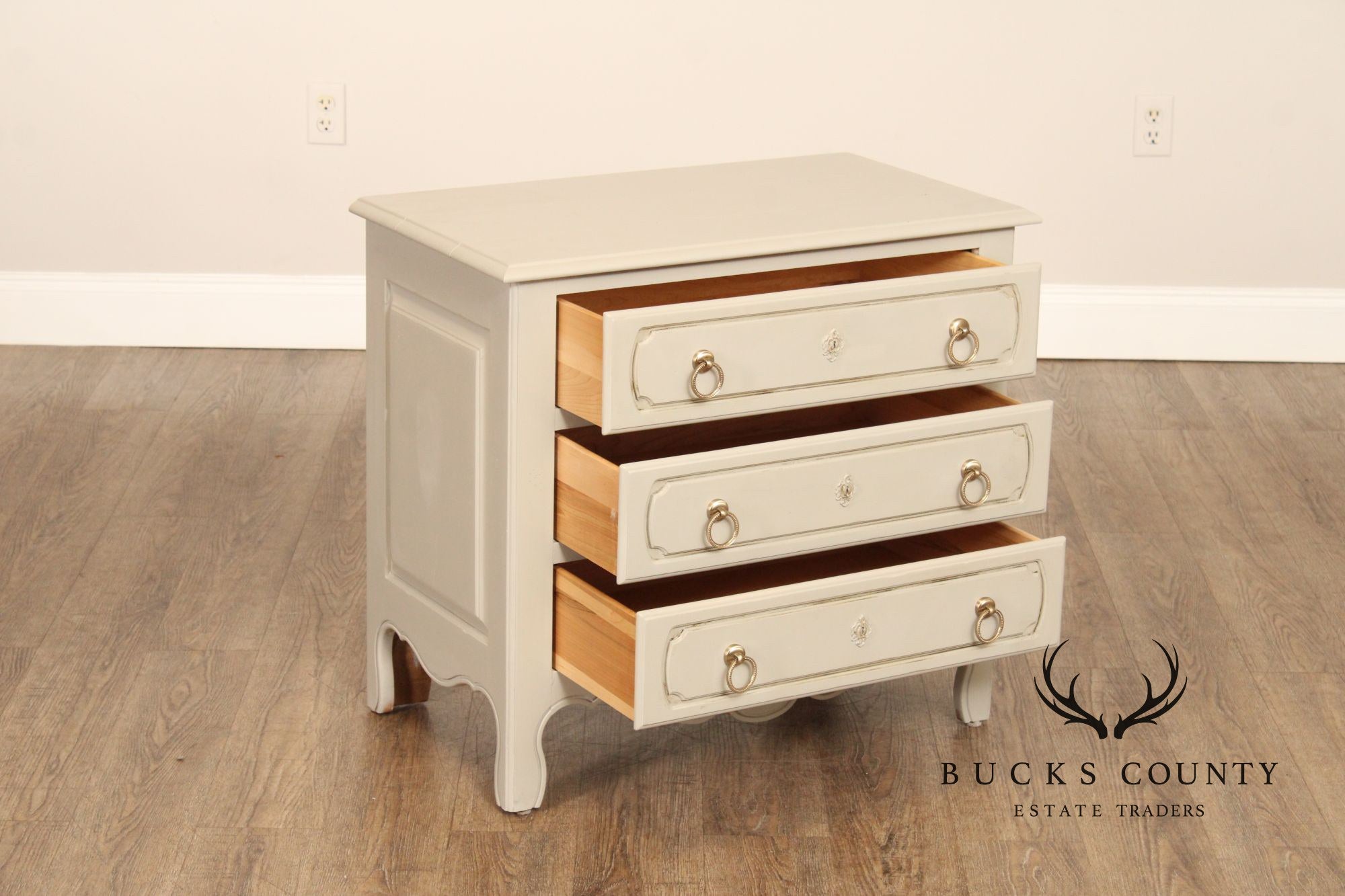 Ethan Allen 'Legacy' Pair of Painted Bedside Chests Nightstands