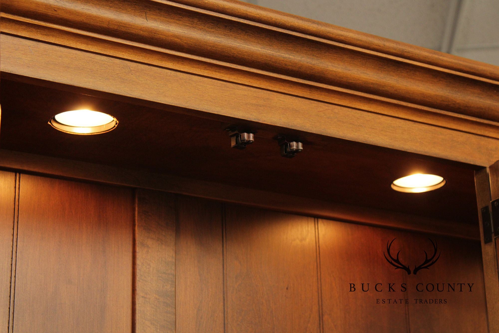 Ethan Allen 1776 Collection Maple Lighted China Cabinet