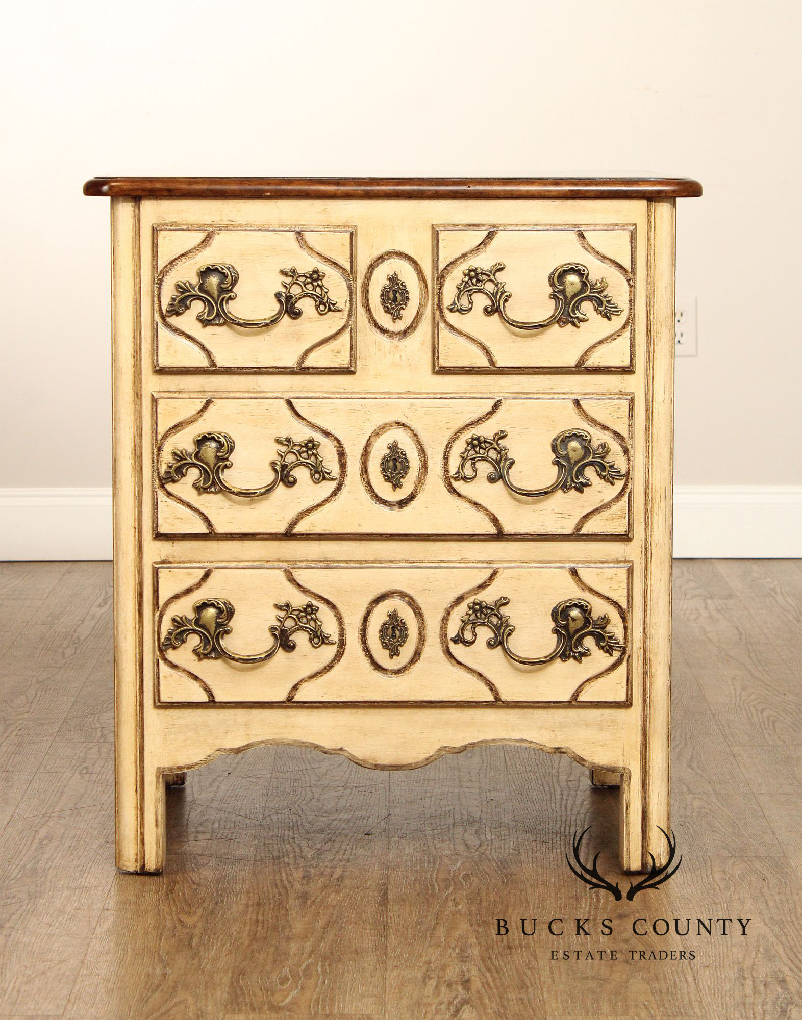 French Provincial Style Pair of Painted Nightstands Chests