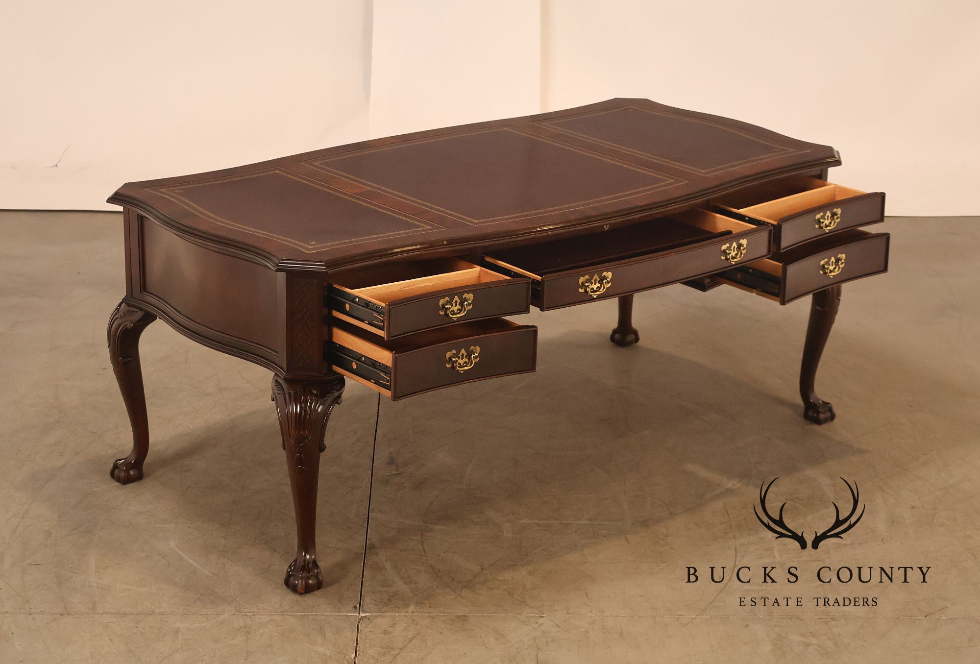 Sligh Georgian Style Vintage Mahogany Leather Top Executive Desk