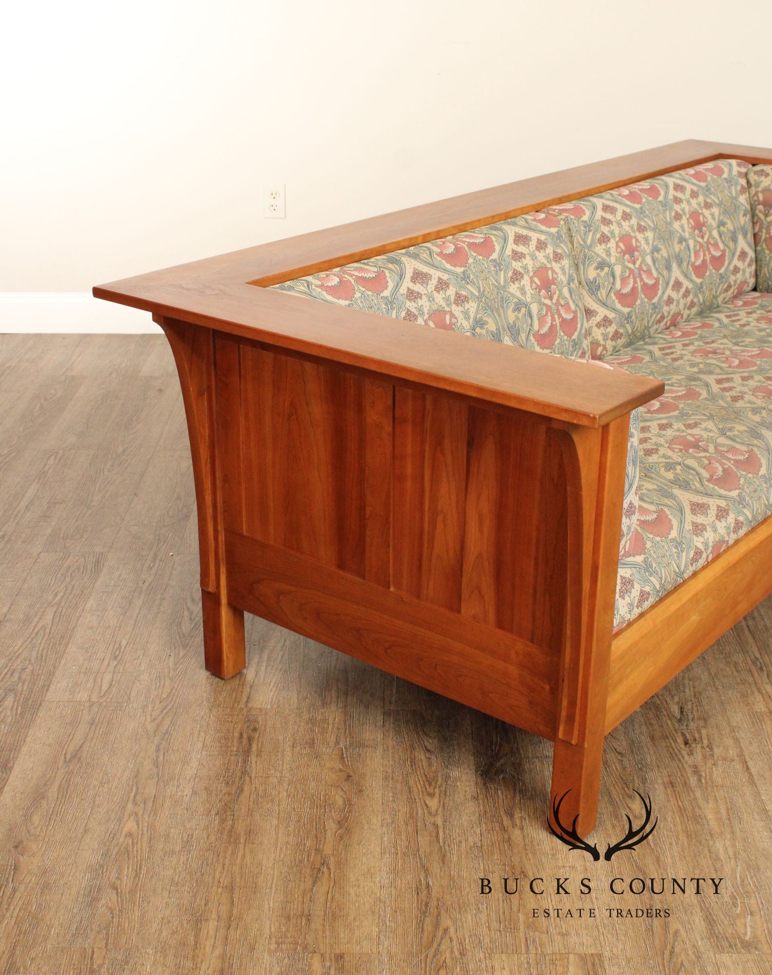 Stickley Mission Collection Cherry Prairie Settle