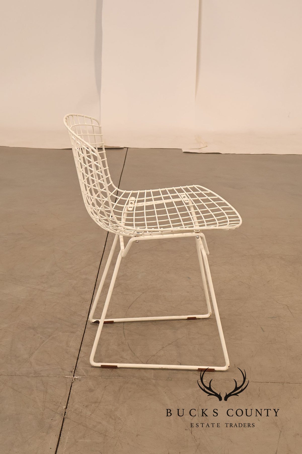 Vintage Mid Century Modern Set Of Eight Bertoia Style White Wire Dining Chairs