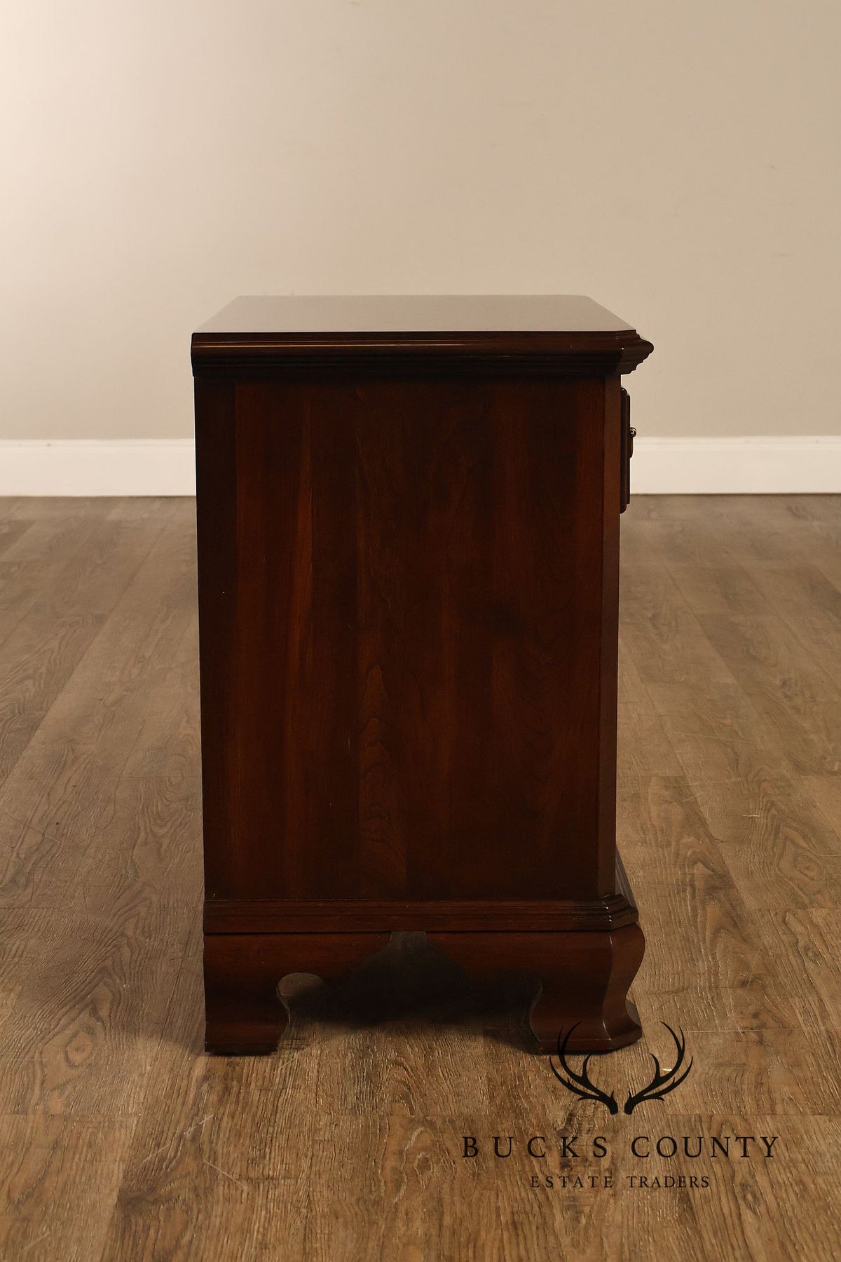 Ethan Allen 'Georgian Court' Pair of Cherry Open Nightstands