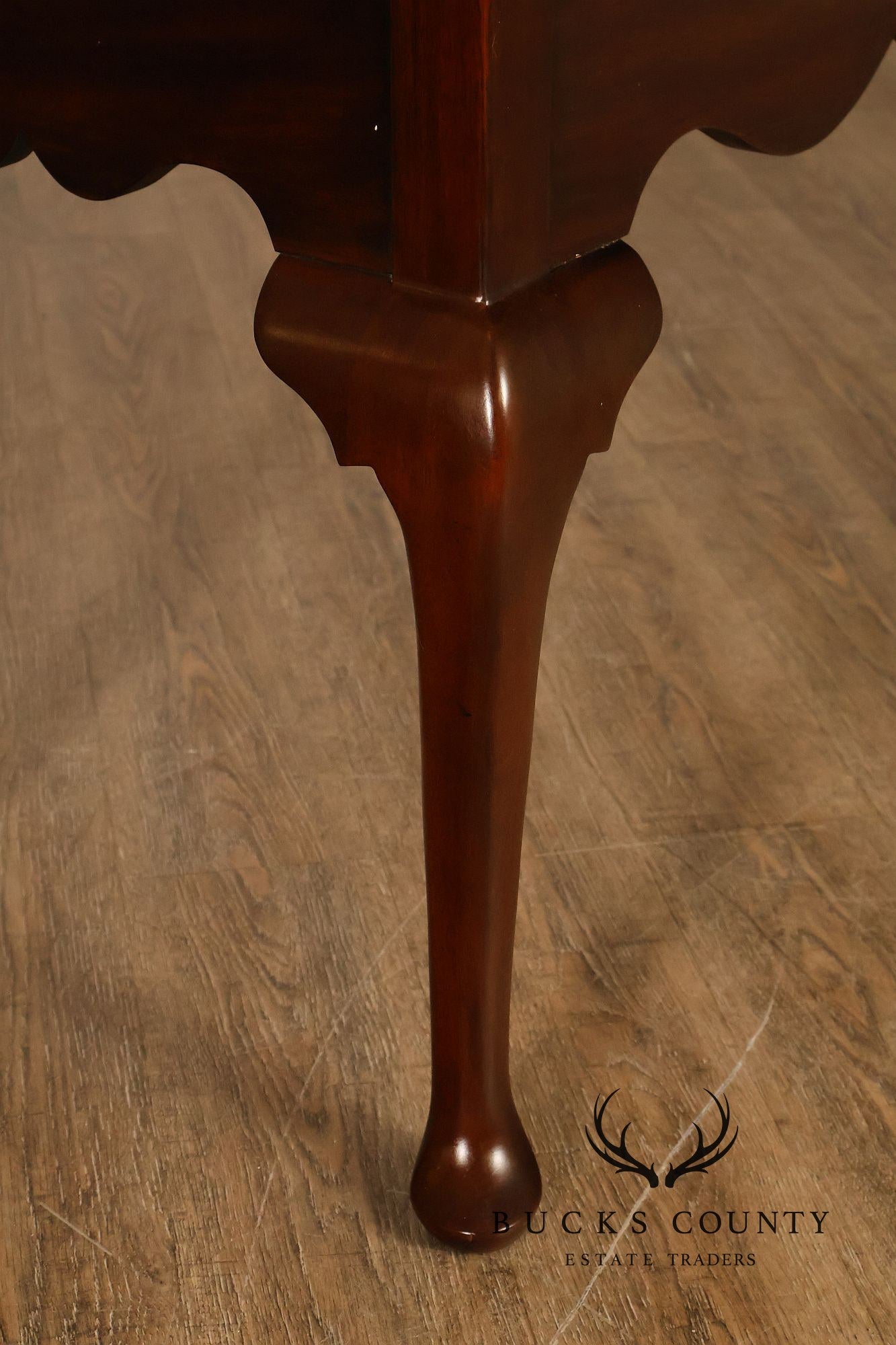 Henkel Harris Queen Anne Banded Mahogany Hunt Board