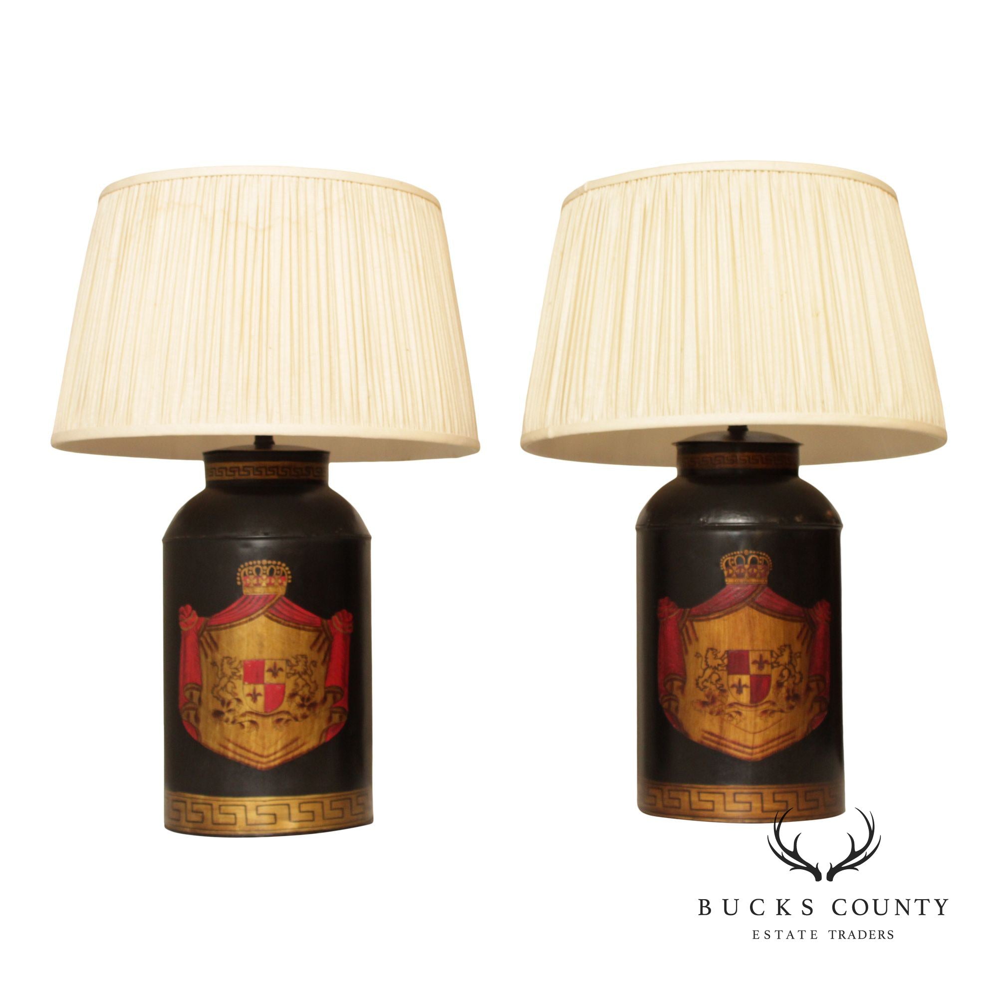 English Traditional Style Pair of Painted Canister Table Lamps