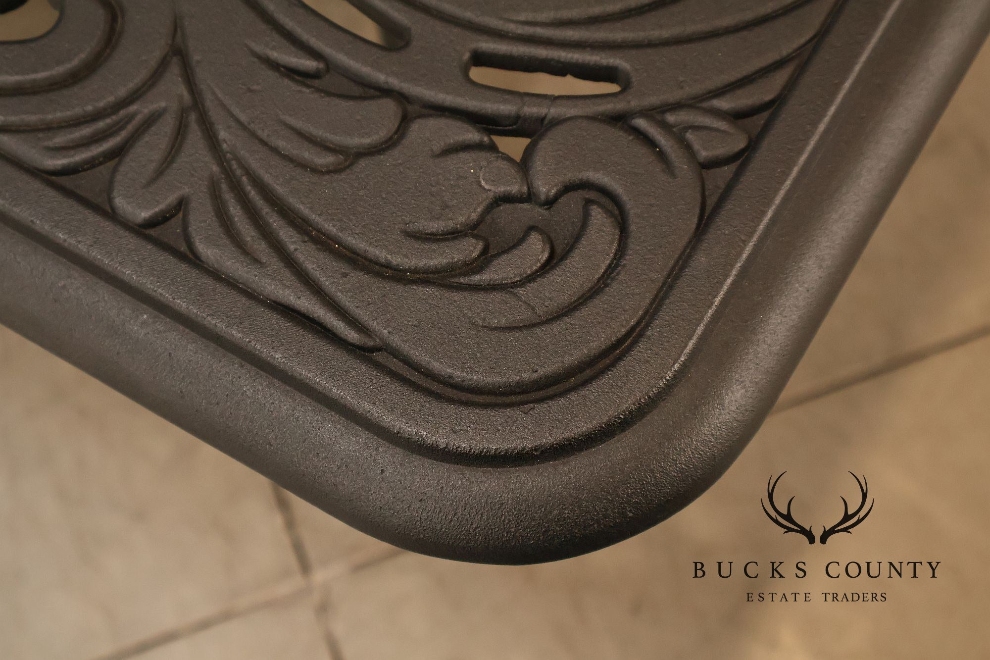 Cast Aluminum Outdoor Dining Set With Pierced Decoration