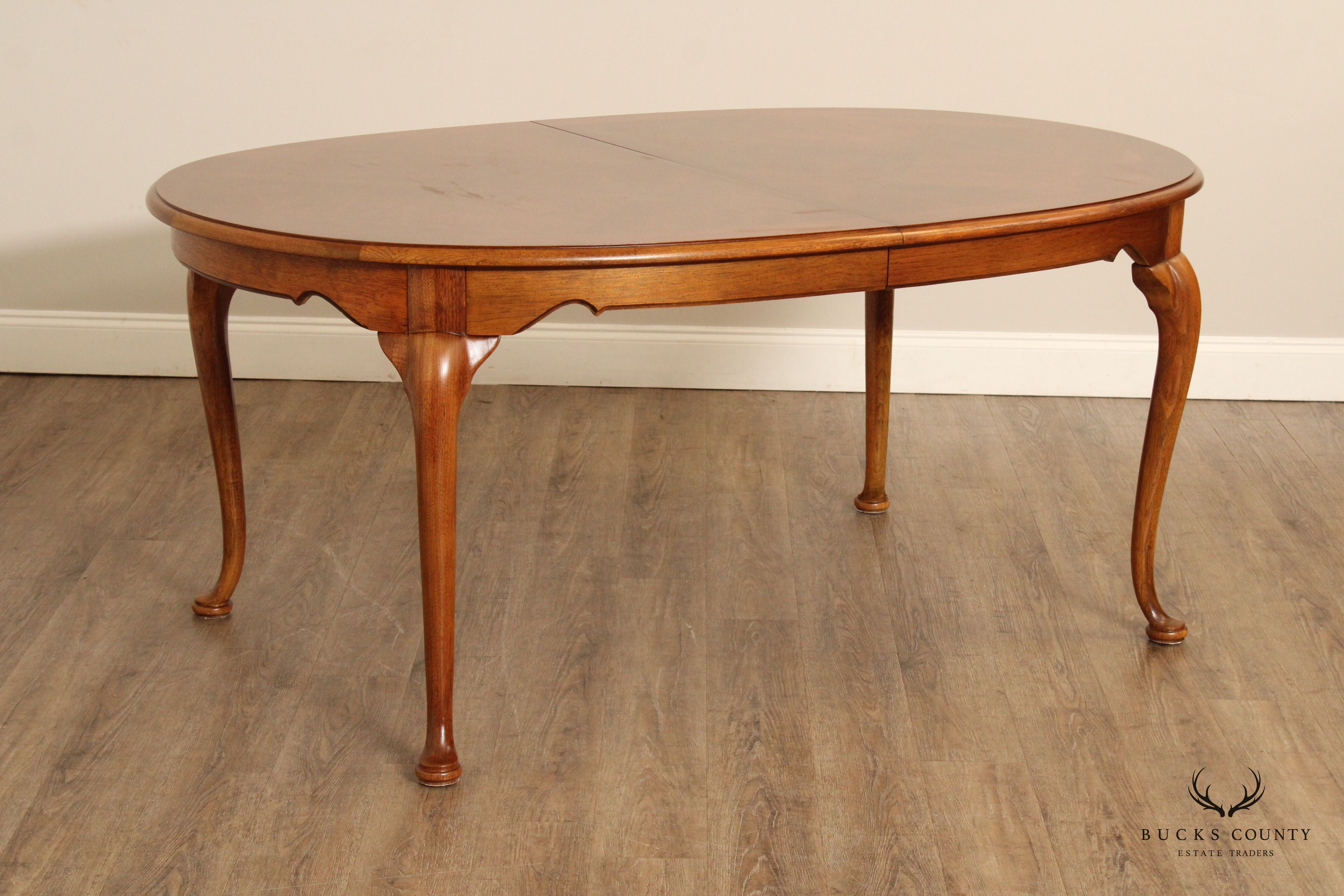 Thomasville Fisher Park Queen Anne Style Oval Top Extendable Dining Table