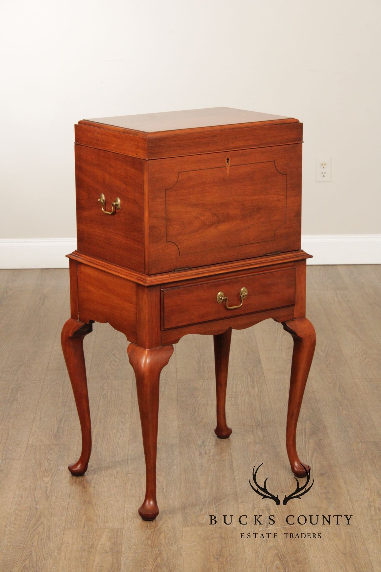 Henkel Harris Cherry  Queen Anne Cellarette