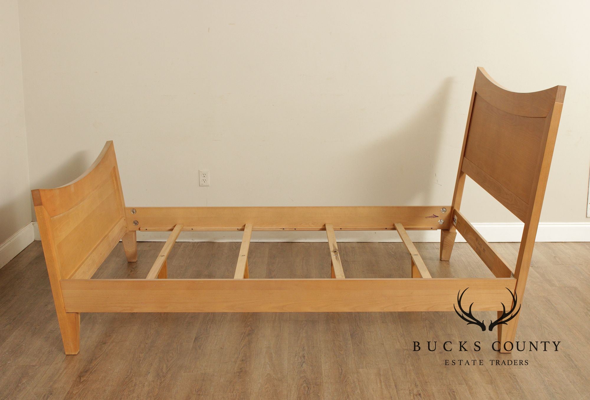 Ethan Allen Horizon Collection Queen Size Bed