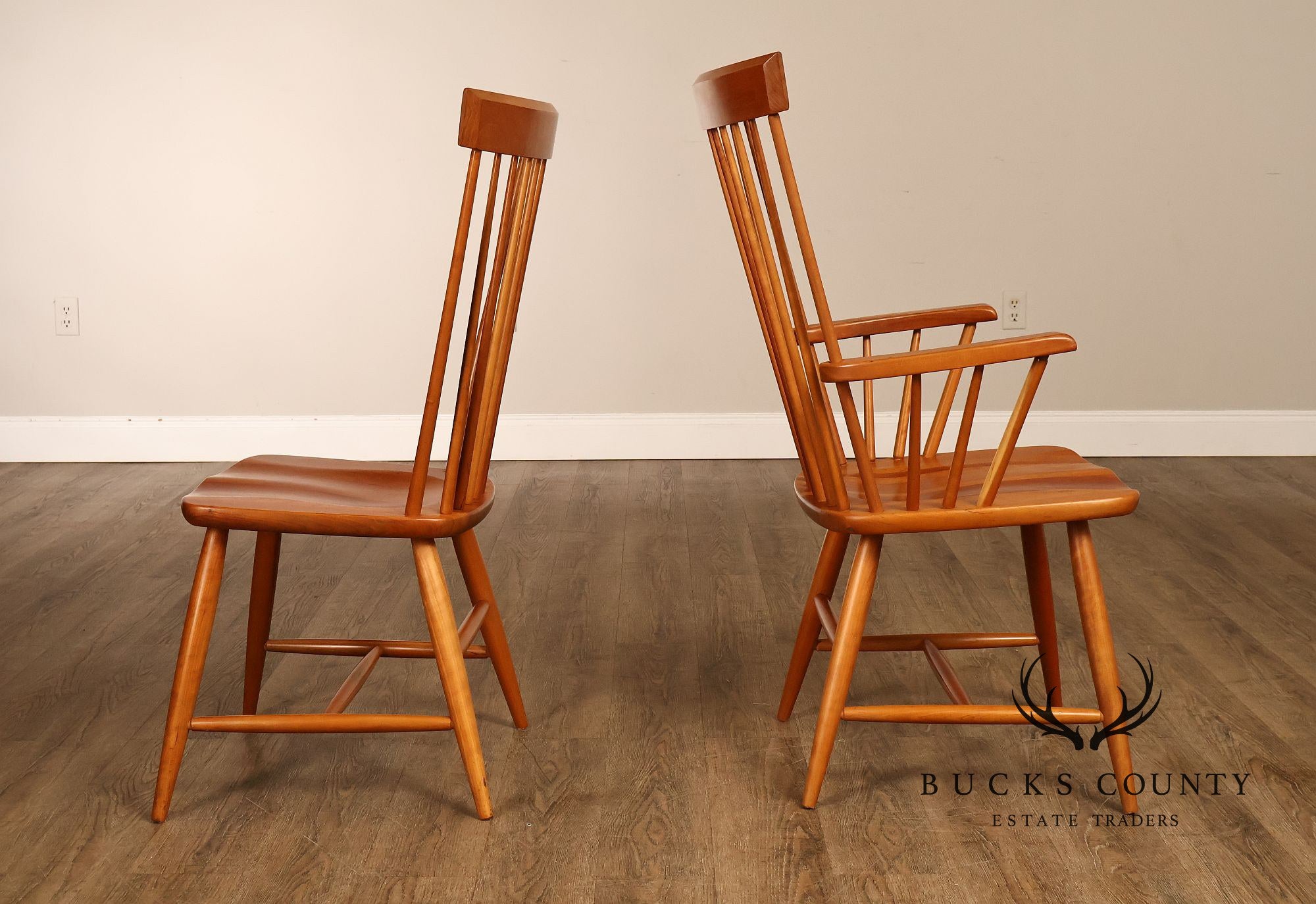 Pompanoosuc Mills Set Of Four Windsor Style Cherry Dining Chairs