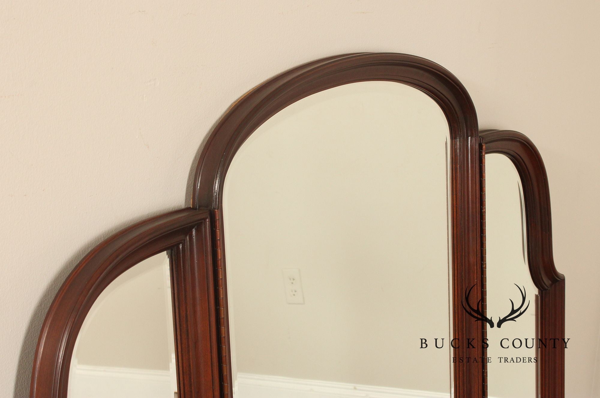 Ethan Allen 'Georgian Court' Cherry Trifold Dresser Mirror