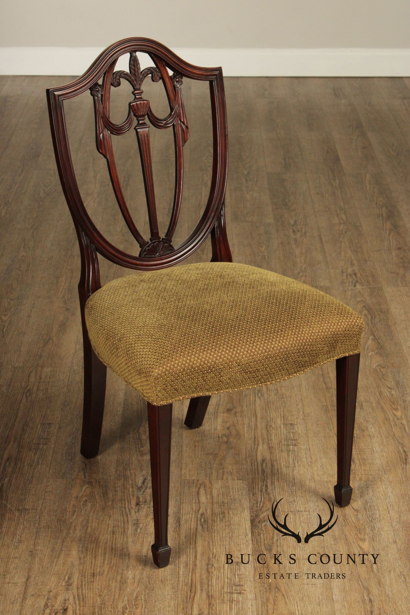 Kindel Hepplewhite Set Of 8 Mahogany Shield Back Dining Chairs