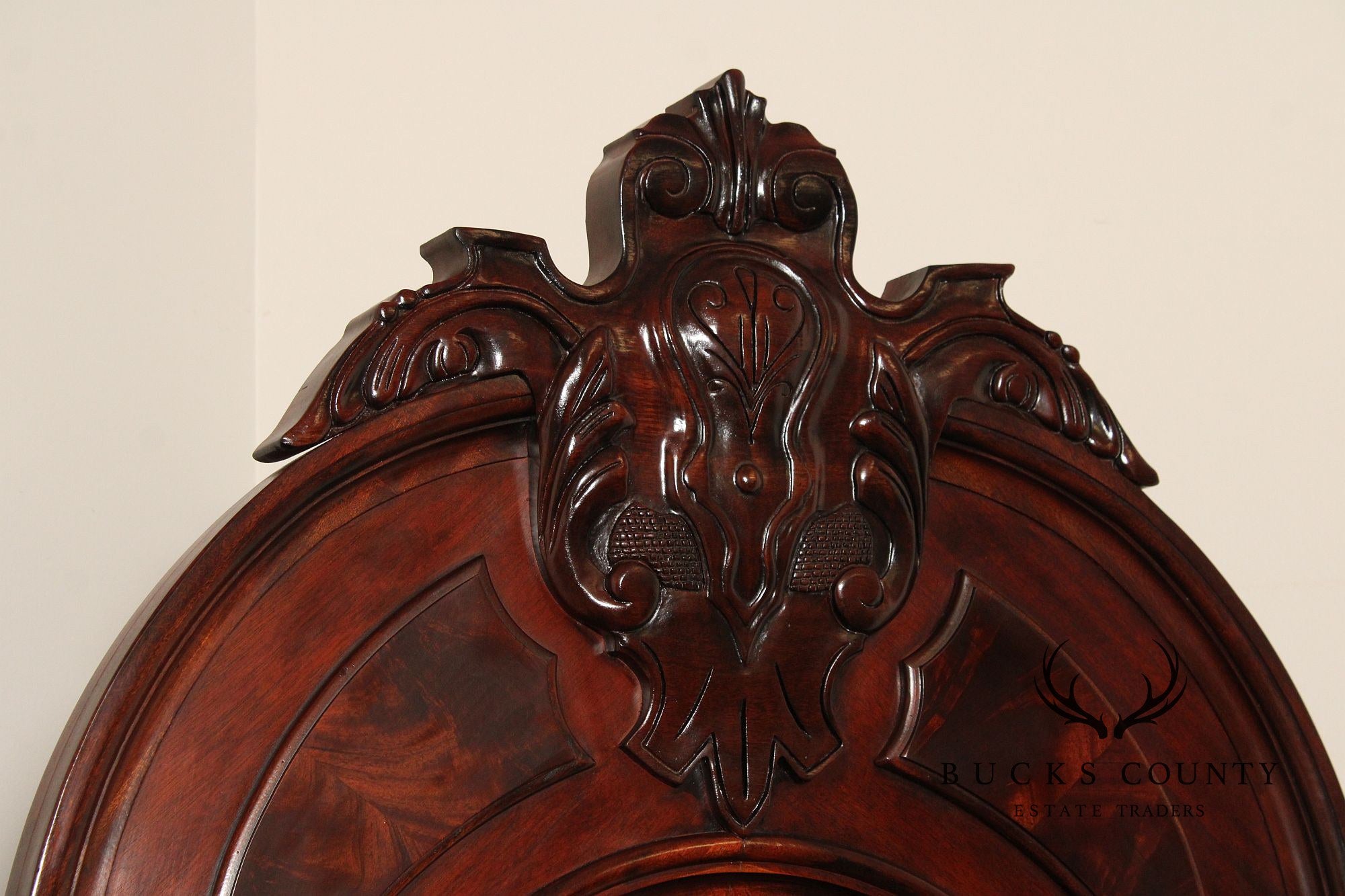 Henredon 'Carlyle' Mahogany Queen Bed