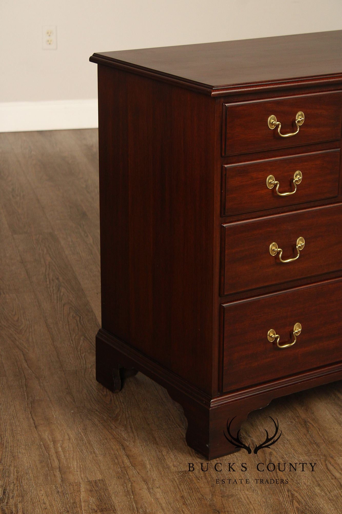 Henkel Harris Georgian Style Mahogany Ten Drawer Dresser