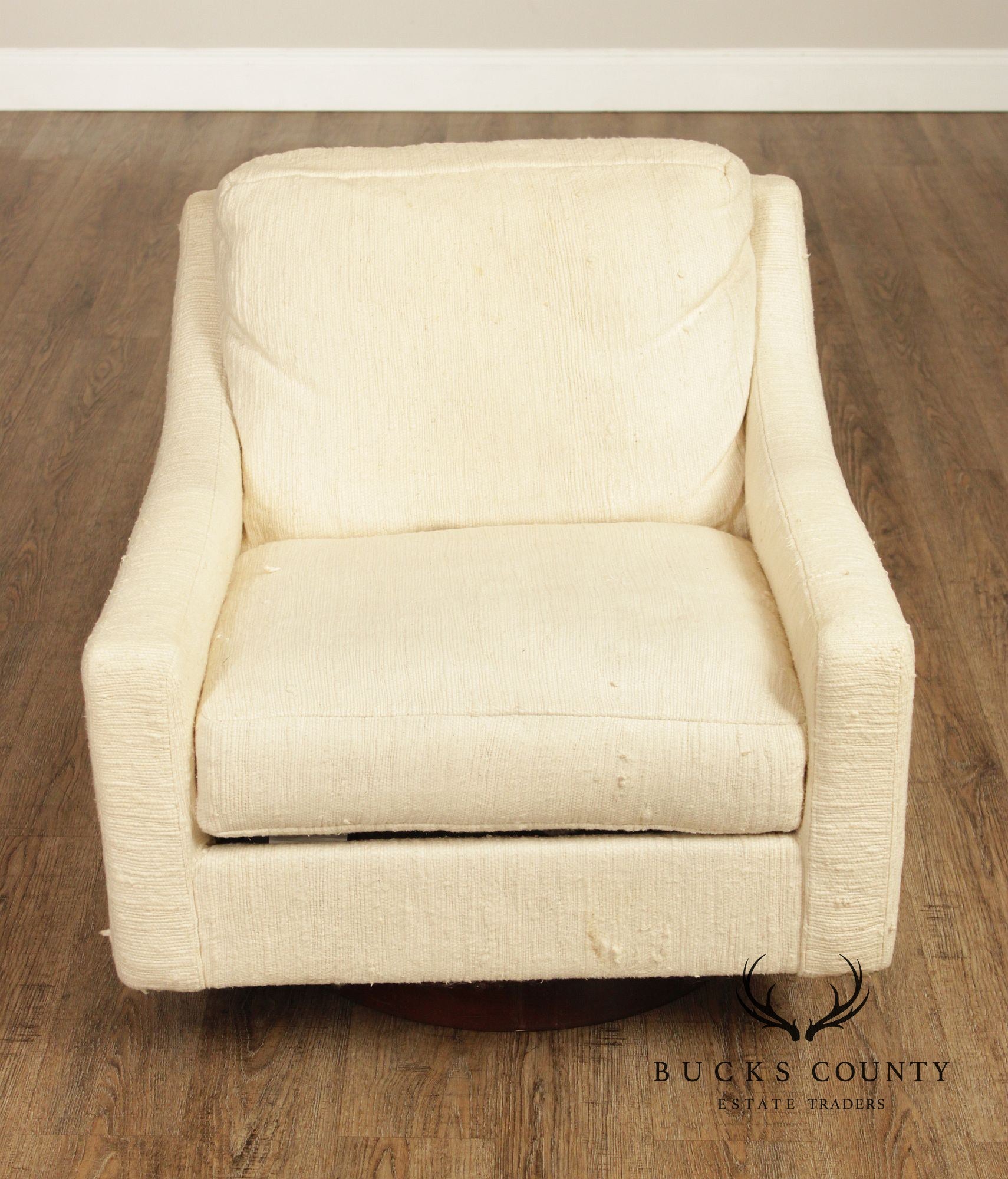 Selig Mid Century Modern Swivel Lounge Chair