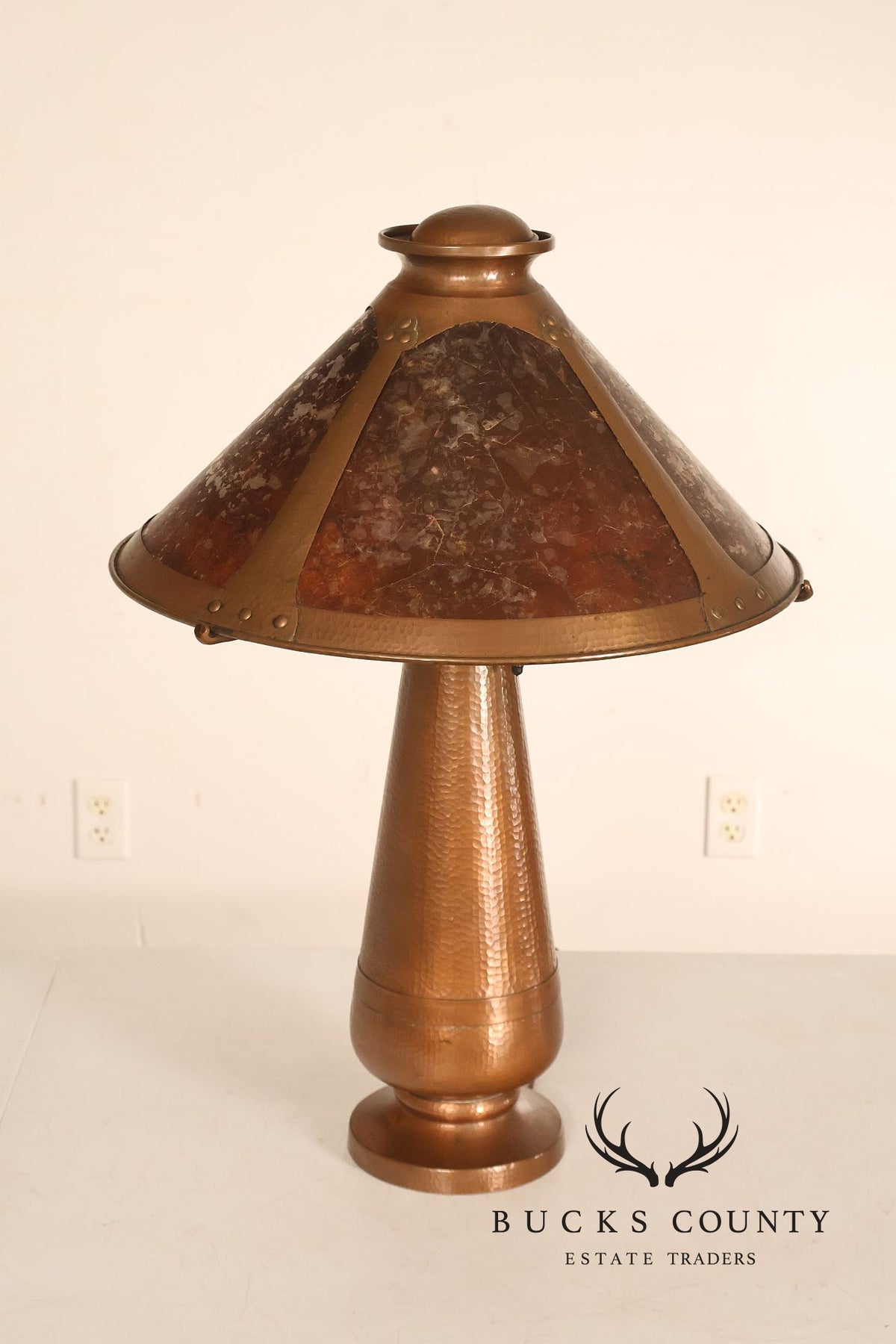 Antique Benedict Studios Arts And Crafts Hammered Copper And Mica Table Lamp