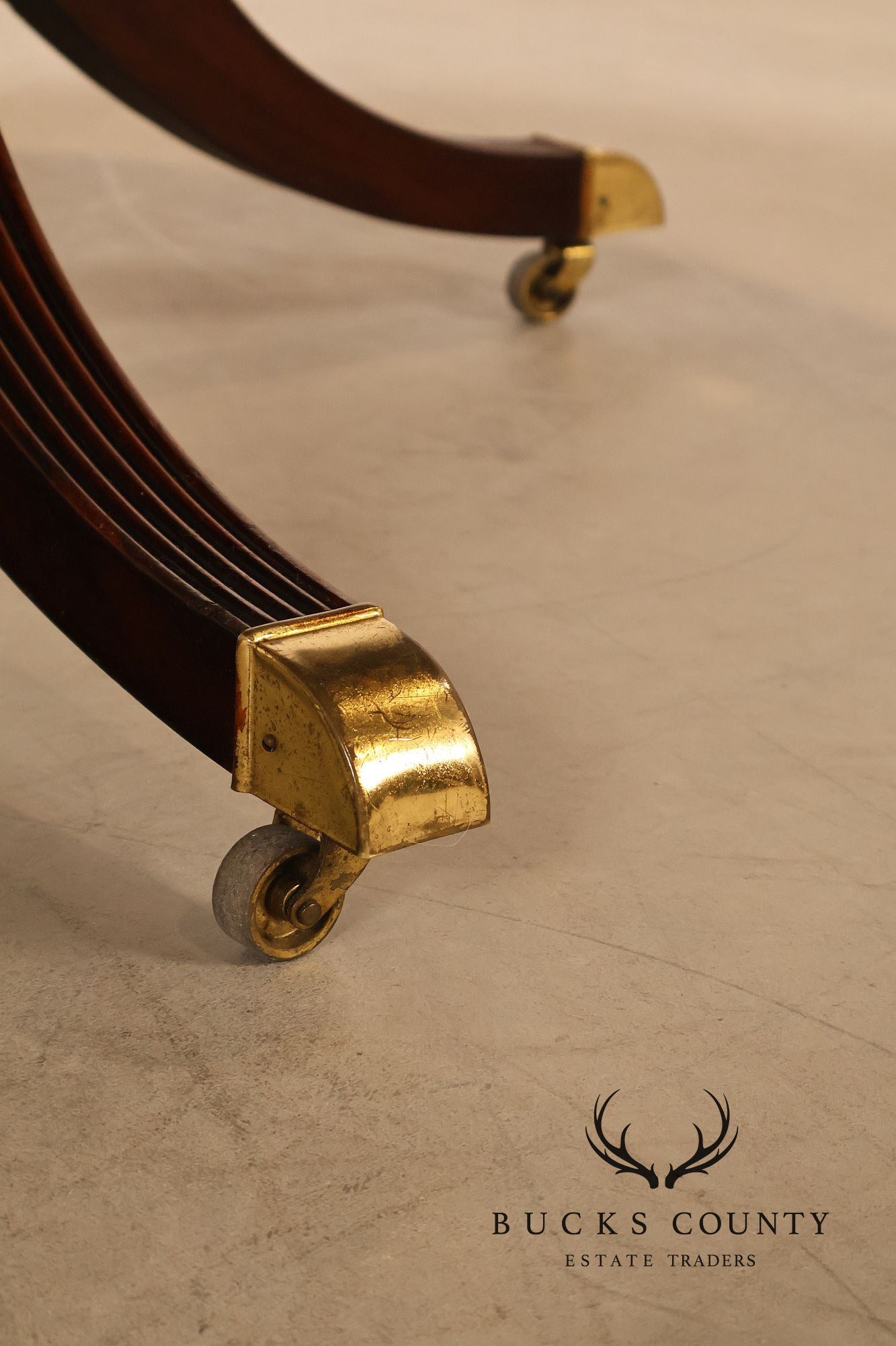 Baker Furniture 'Collectors Edition' Round Mahogany Pedestal Dining Table