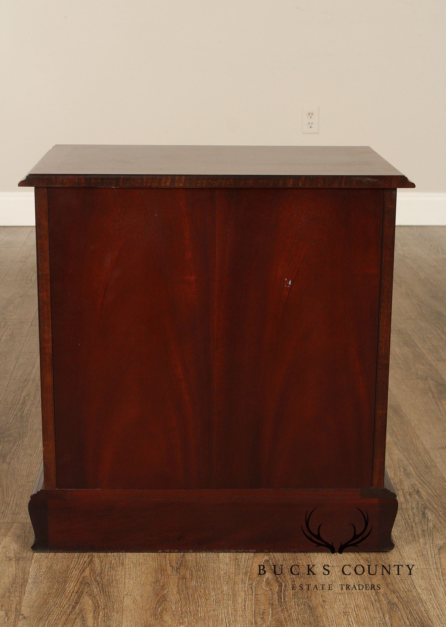 Thomasville Chippendale Style Mahogany Nightstand Chest