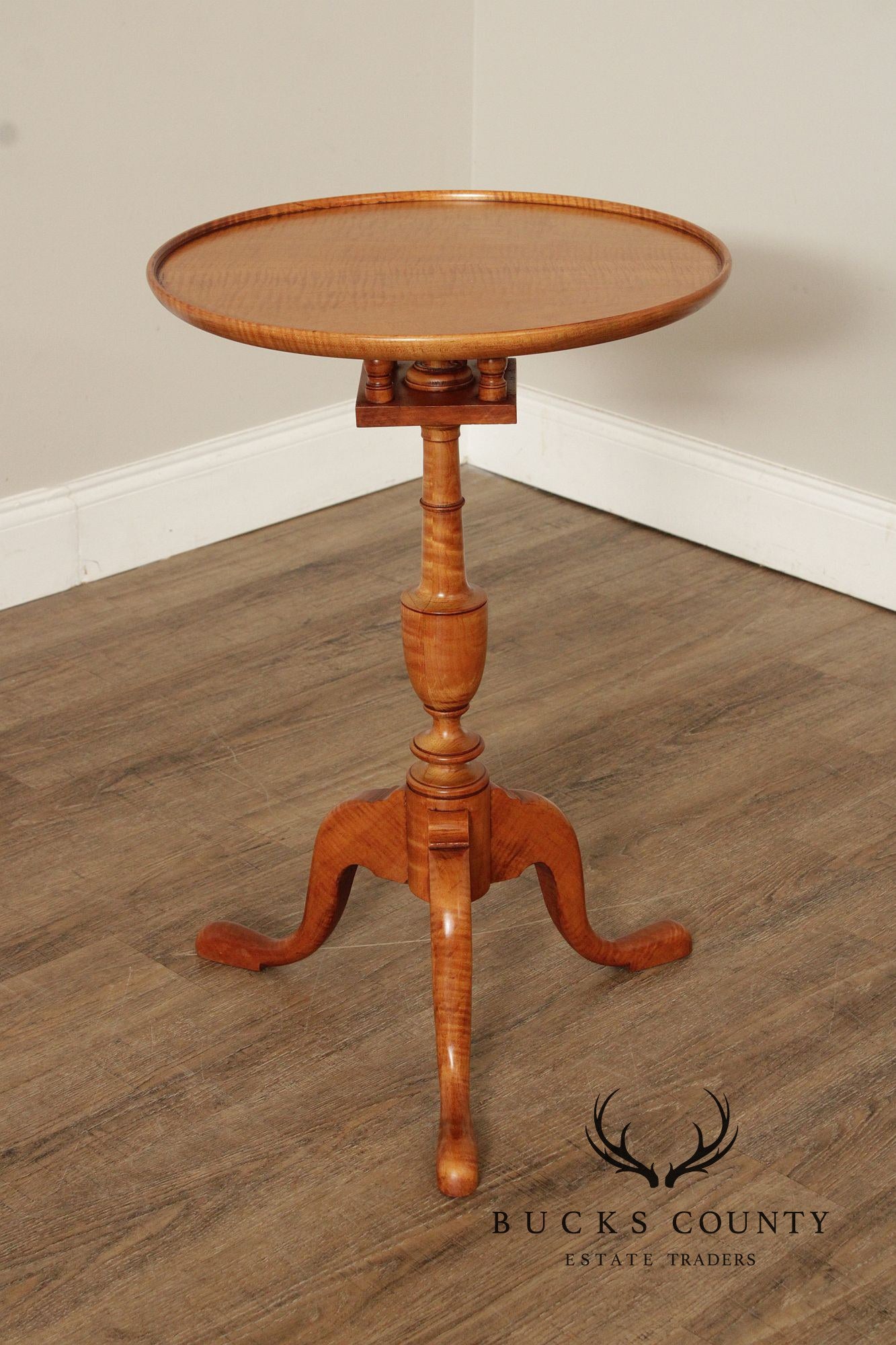 Custom Quality Queen Anne Style Tiger Maple Round Side Table