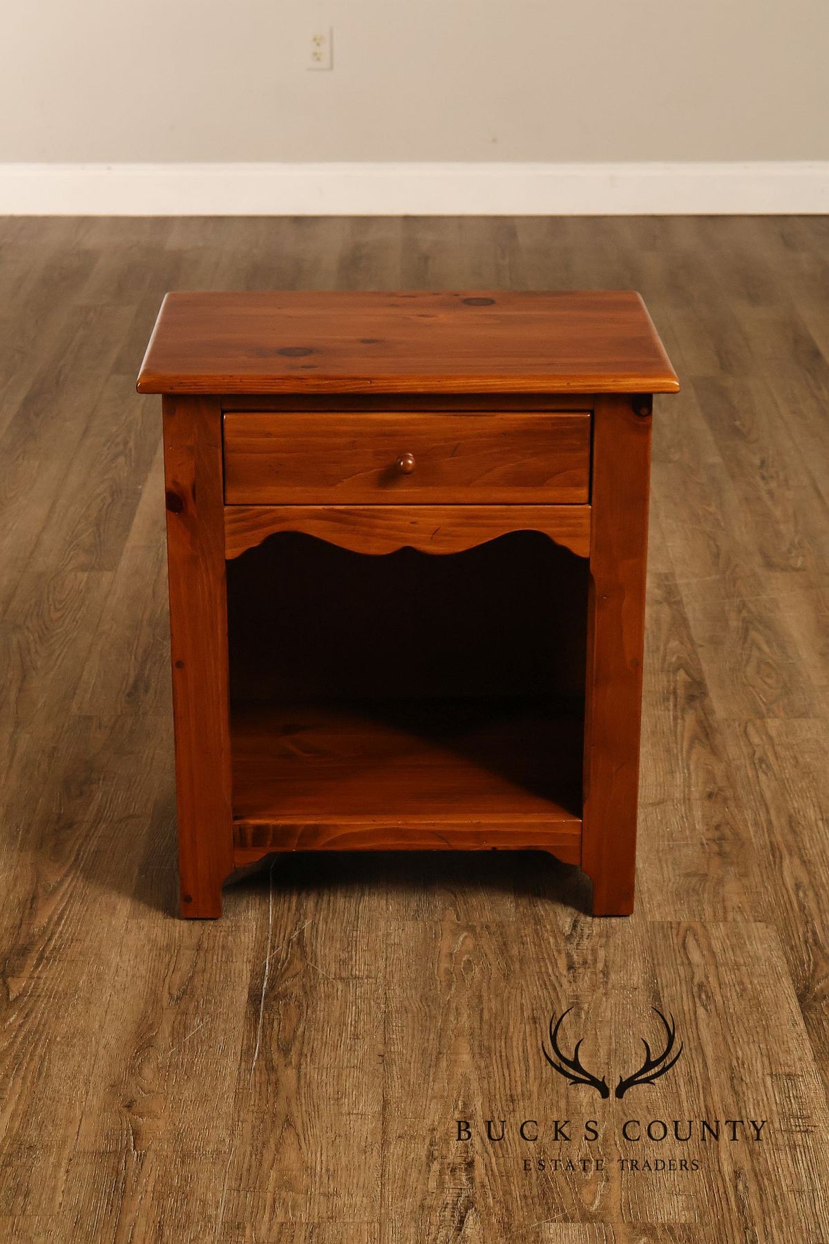 Ethan Allen Pair of Pine Single-Drawer Nightstands