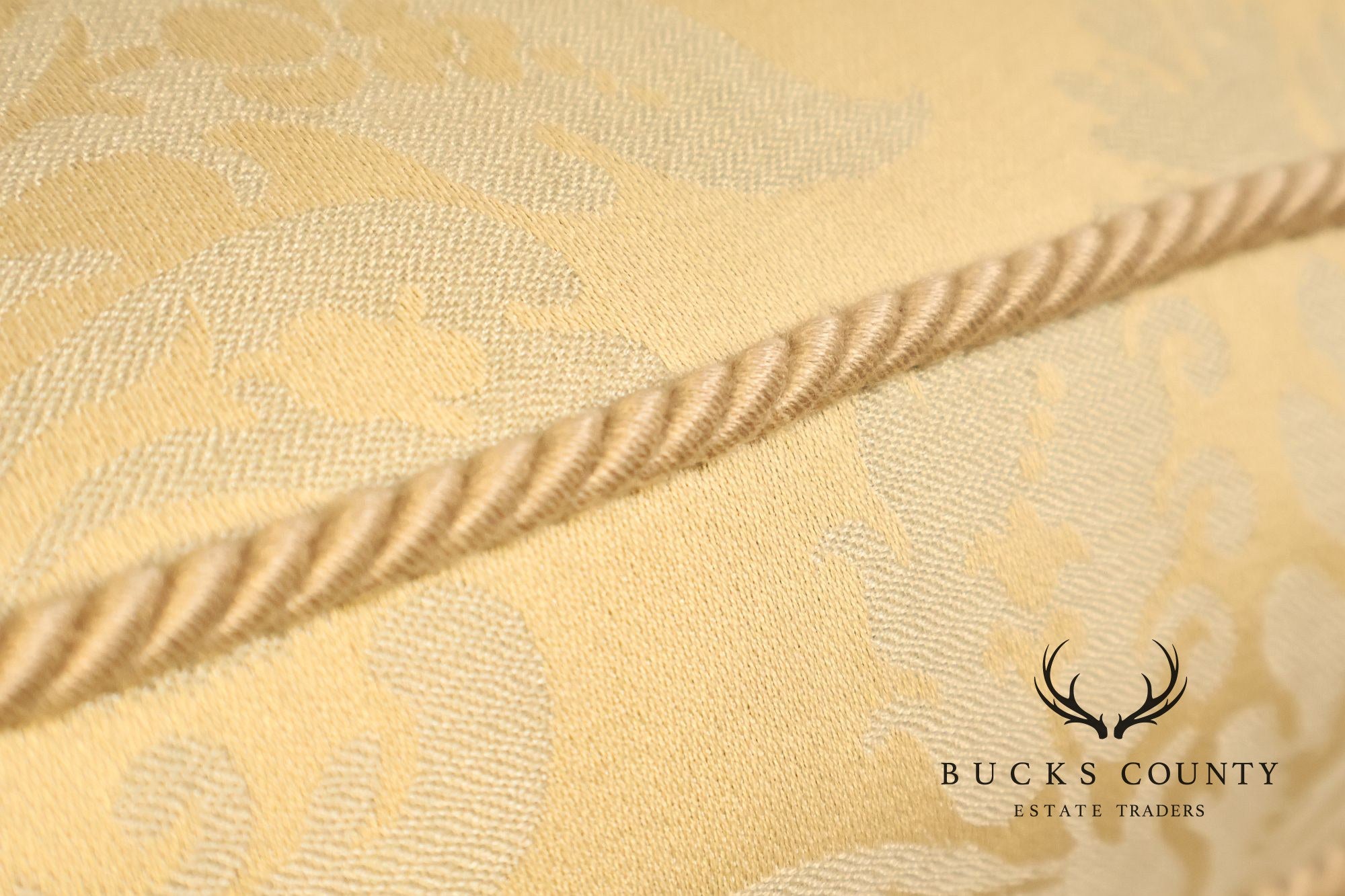 Ethan Allen French Louis XV Style Camelback Sofa