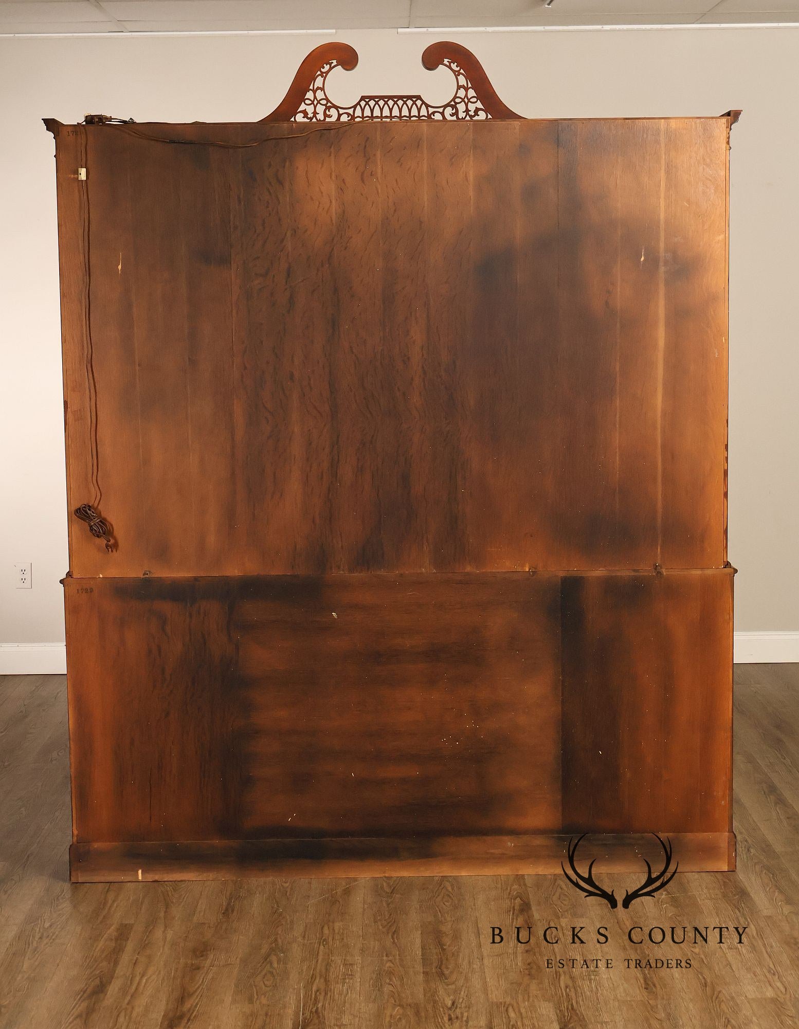 Baker Furniture Georgian Style Vintage Mahogany Breakfront Bookcase