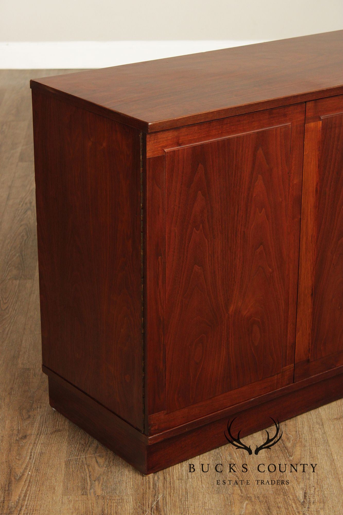 Jack Cartwright Mid-Century Modern Walnut Credenza Sideboard