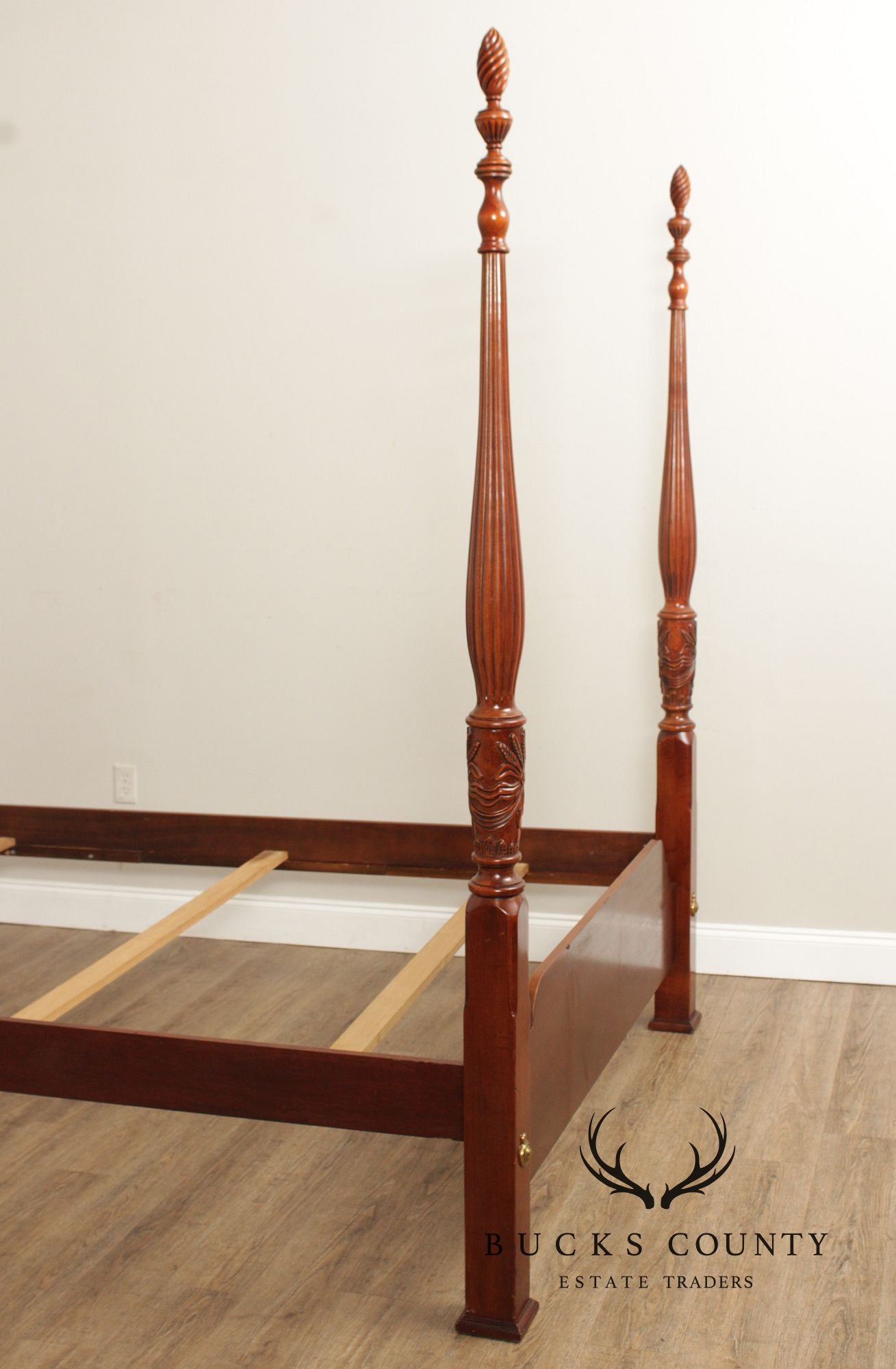 Lexington Queen Size Carved Mahogany Poster Bed