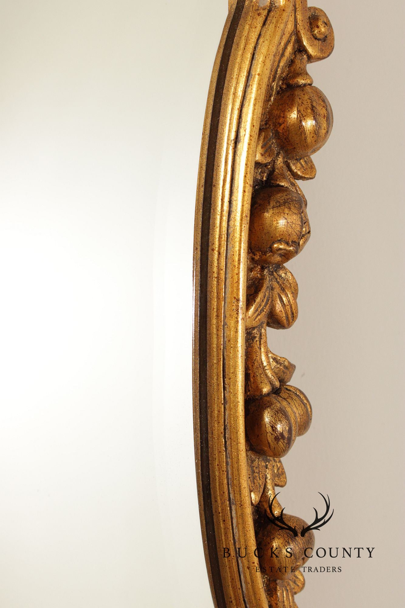 Entrée Italian Style Giltwood Accent Wall Mirror