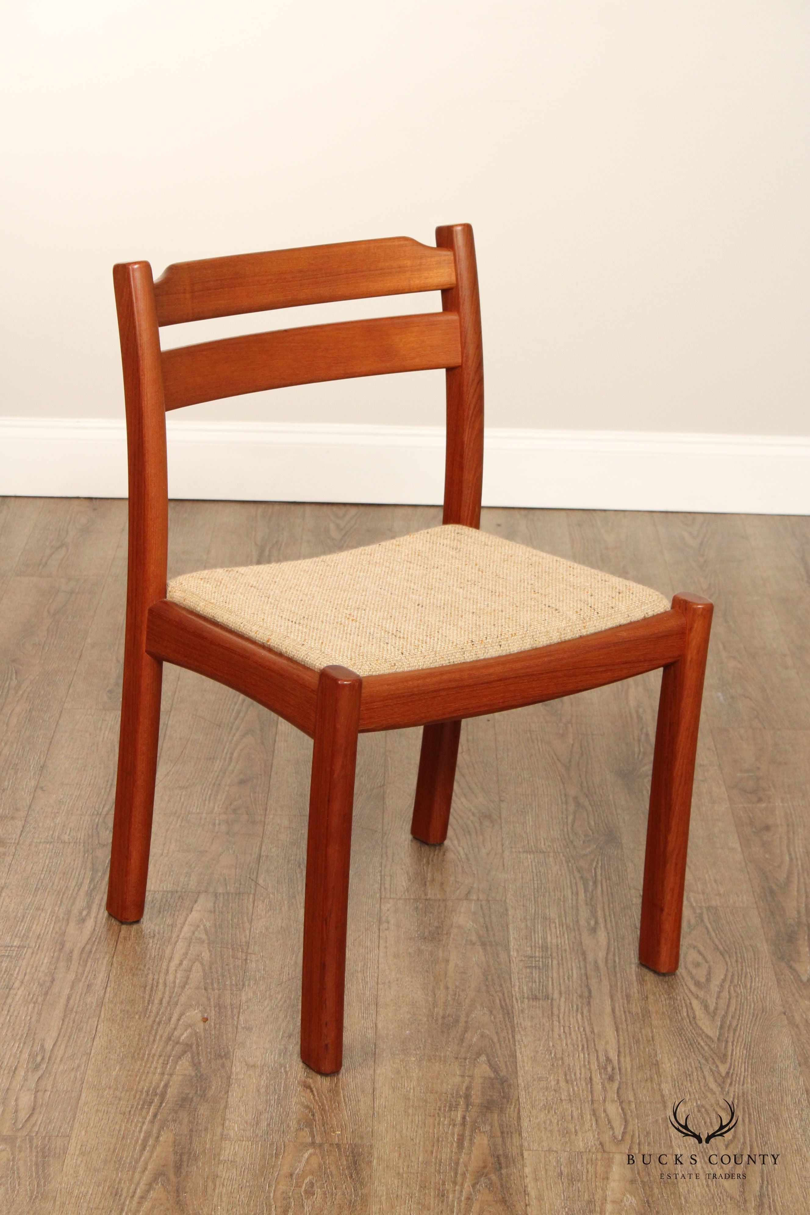 Dyrlund Danish Modern Set Of Five Teak Dining Chairs