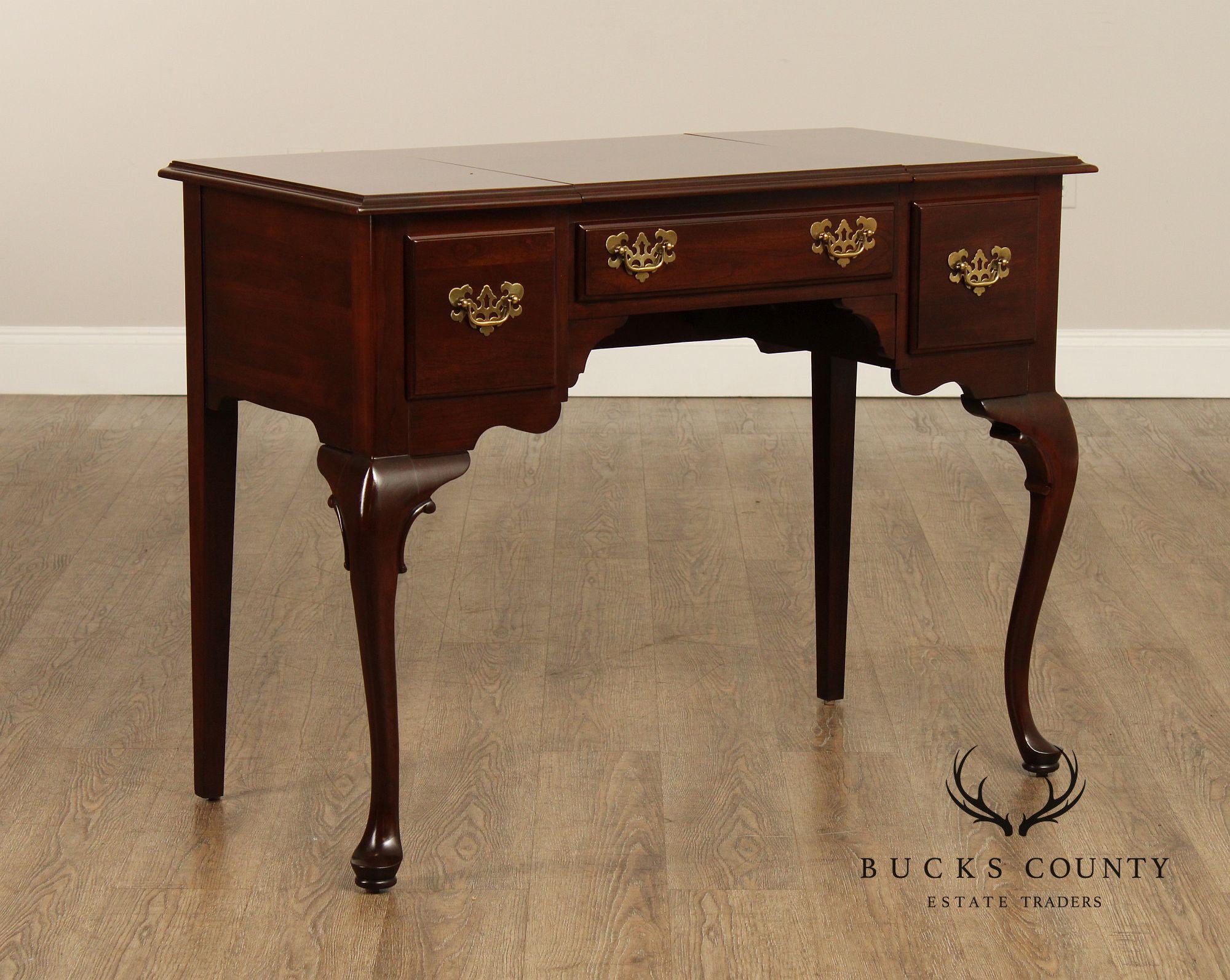 Ethan Allen Queen Anne Style Georgian Court Cherry Vanity