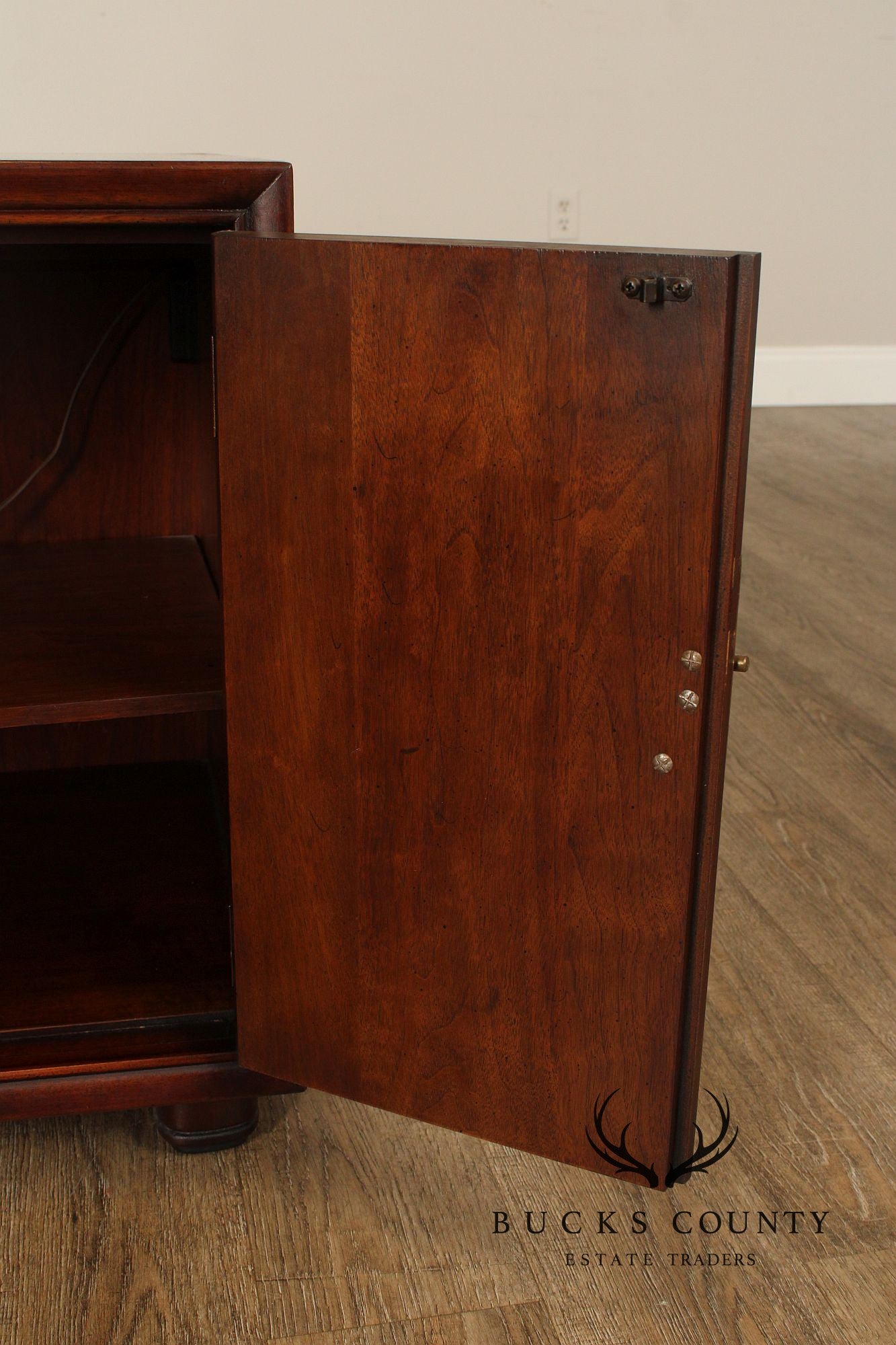 Henredon Vintage Asian Influenced Mahogany Cabinet Nightstand