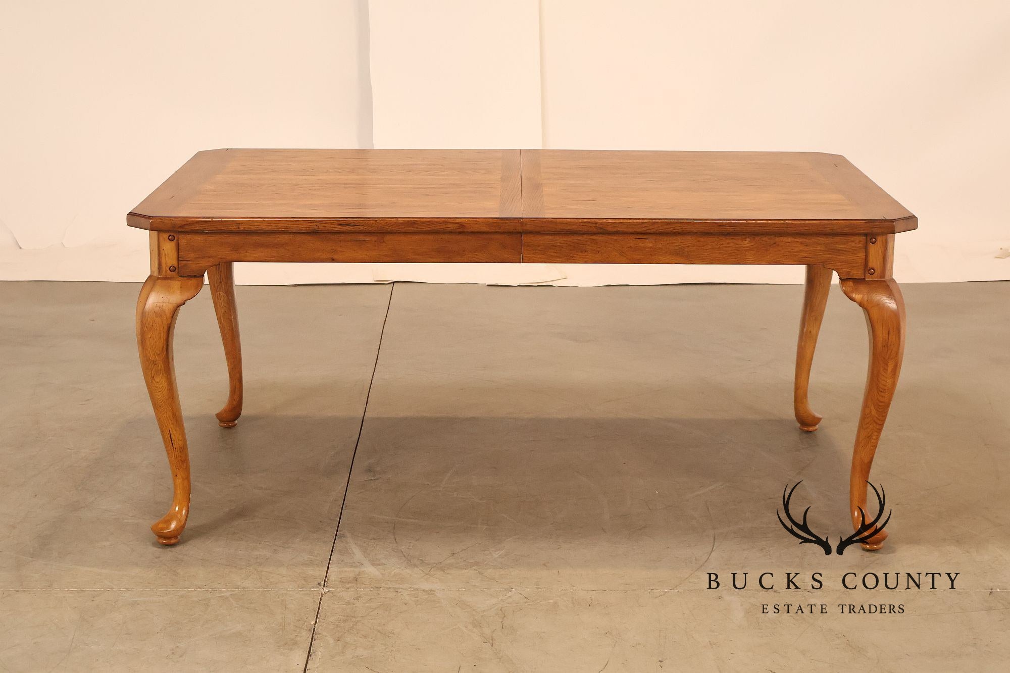 Thomasville Oak Expandable Dining Table