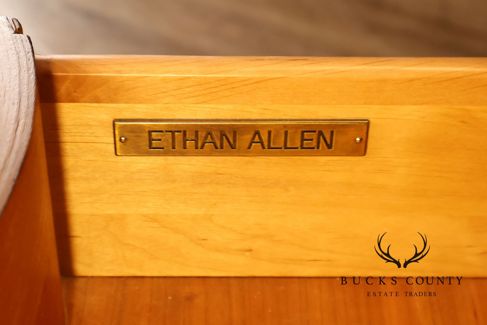 Ethan Allen 'Tuscany' Pair of Bedside Chests Nightstands