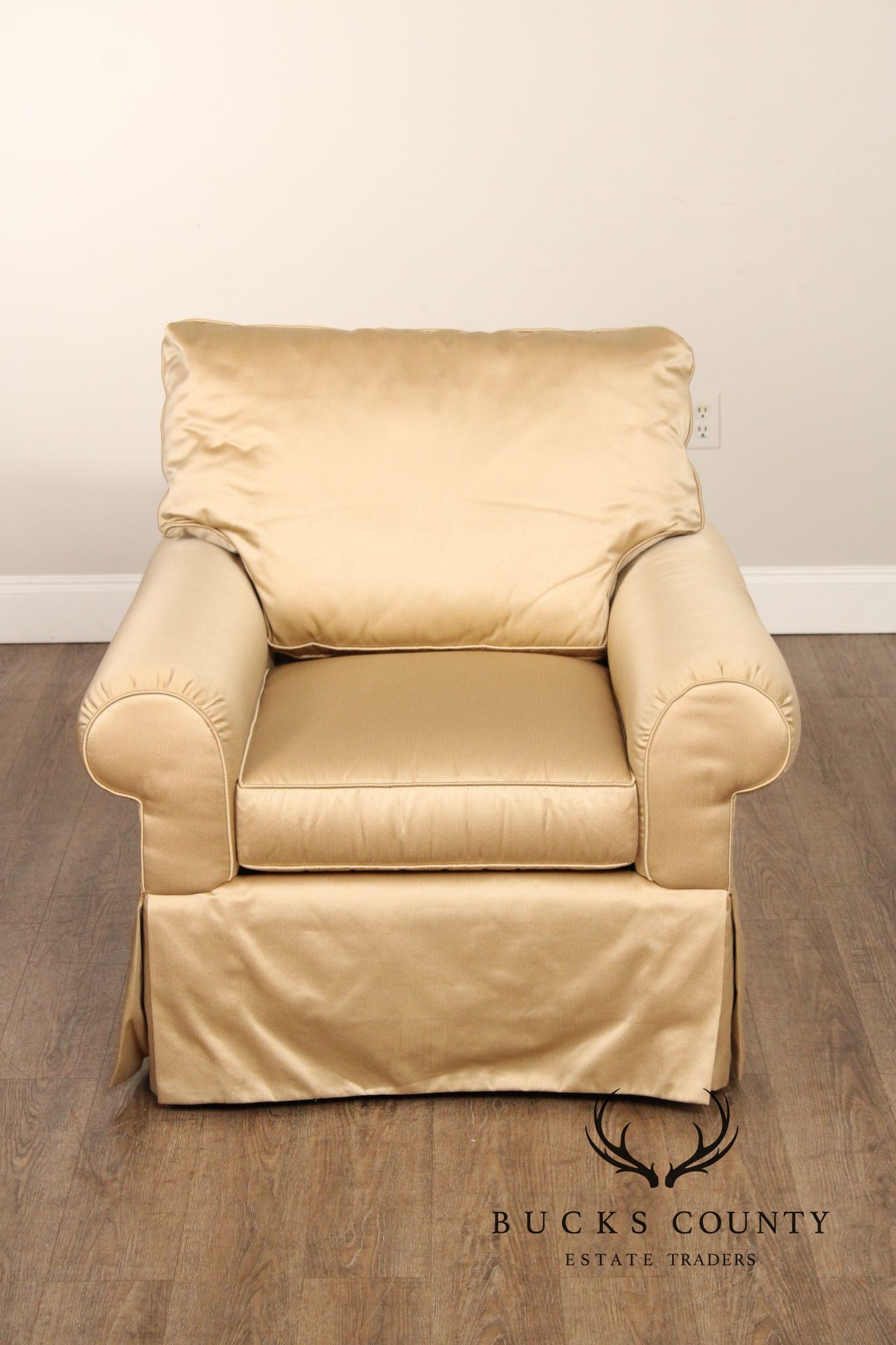 Alexandria Classic Rolled Arm Lounge Chair