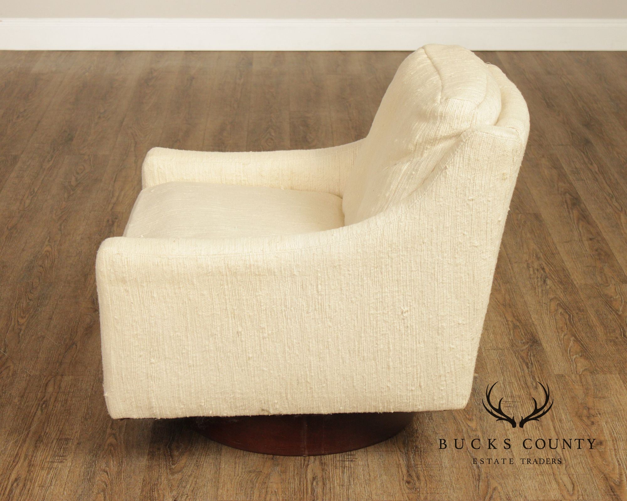 Selig Mid Century Modern Swivel Lounge Chair