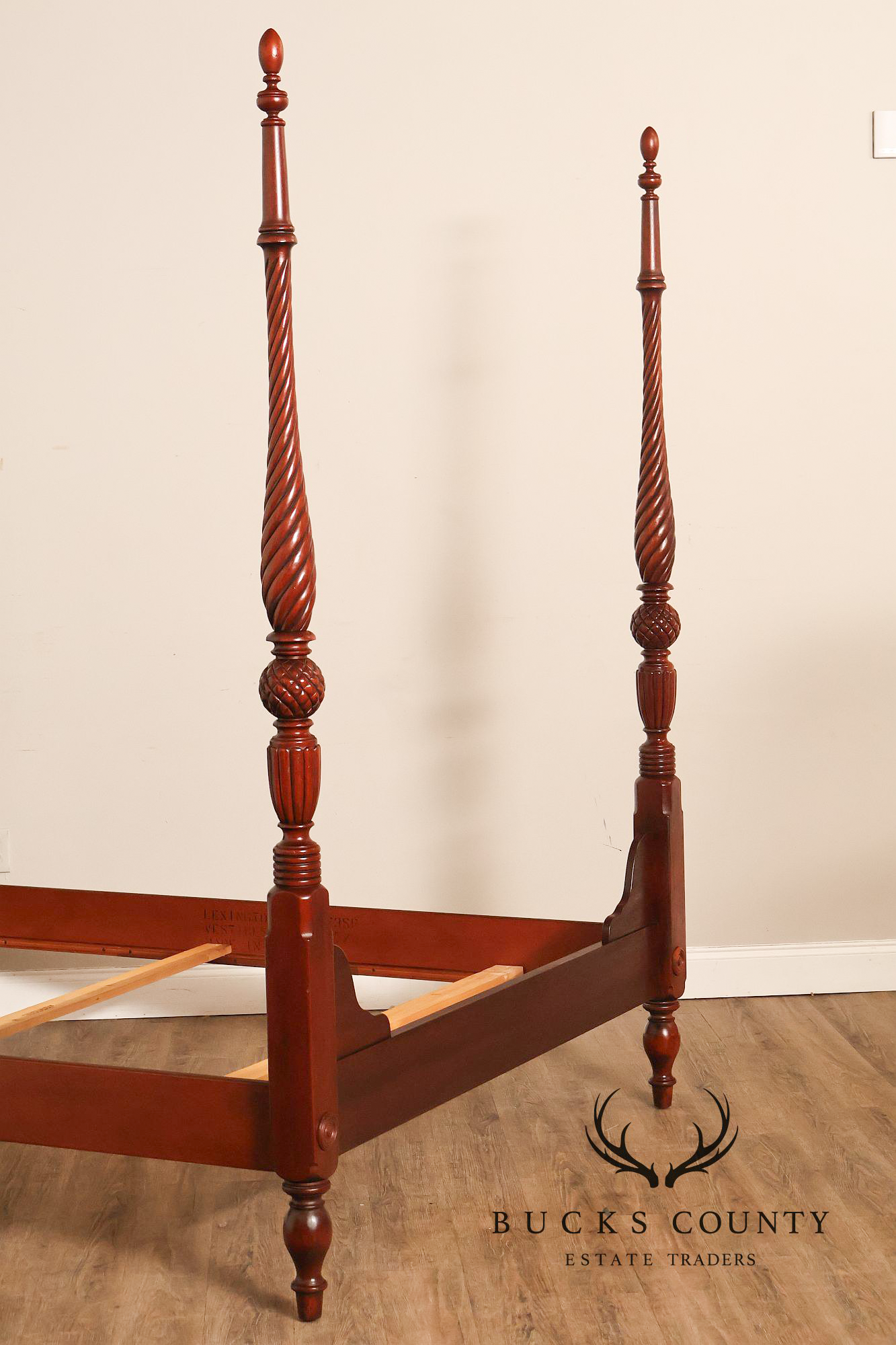 Lexington Furniture Vestiges Of The Past Queen Size Mahogany Poster Bed