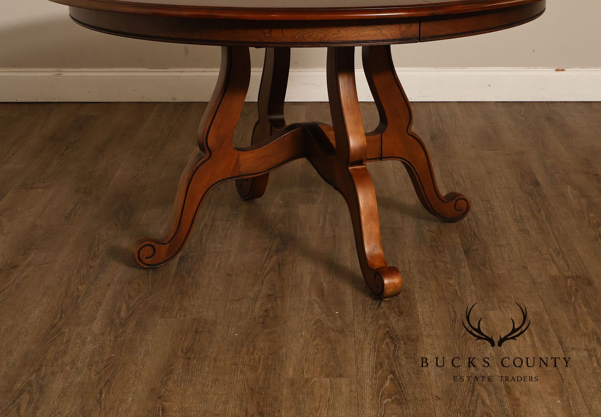 Ethan Allen Country French Style Round Extension Dining Table