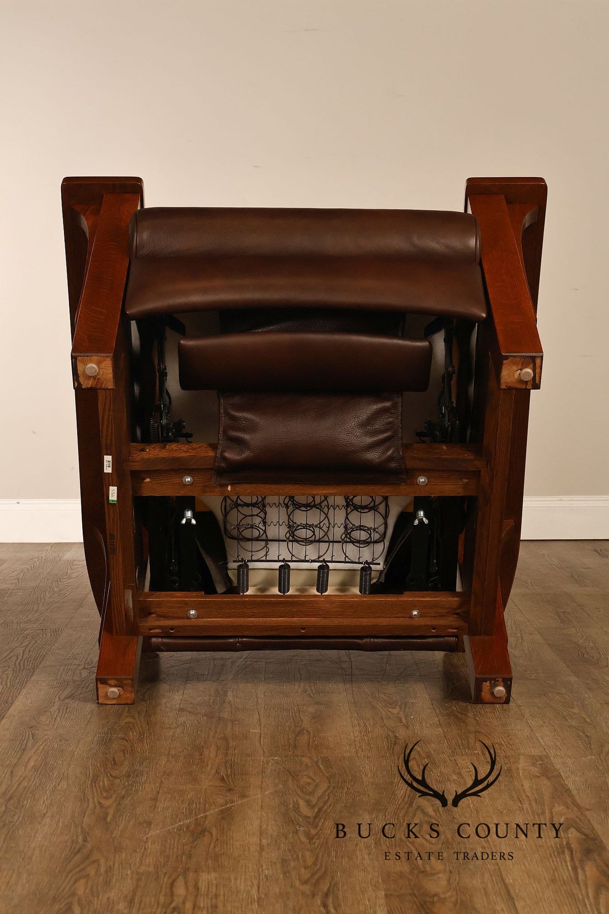 Stickley Mission Collection Pair of Bustle Back Bow Arm Morris Recliners