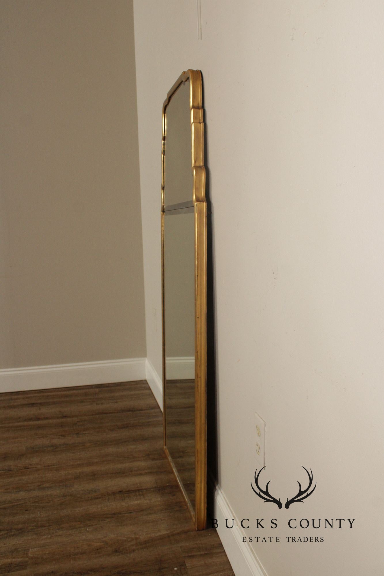 Queen Anne Style Gilt Frame Looking Glass Wall Mirror