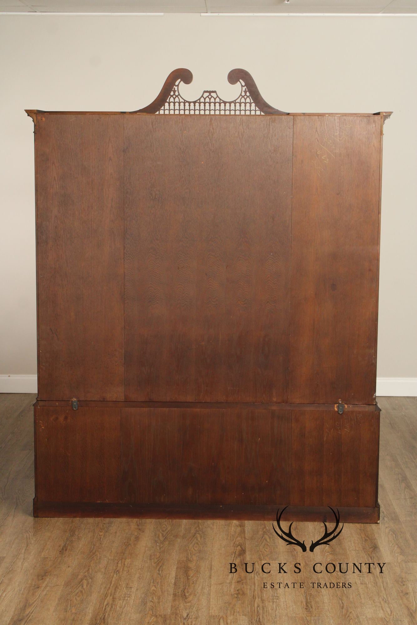 Baker Furniture Georgian Style Vintage Mahogany Breakfront Bookcase