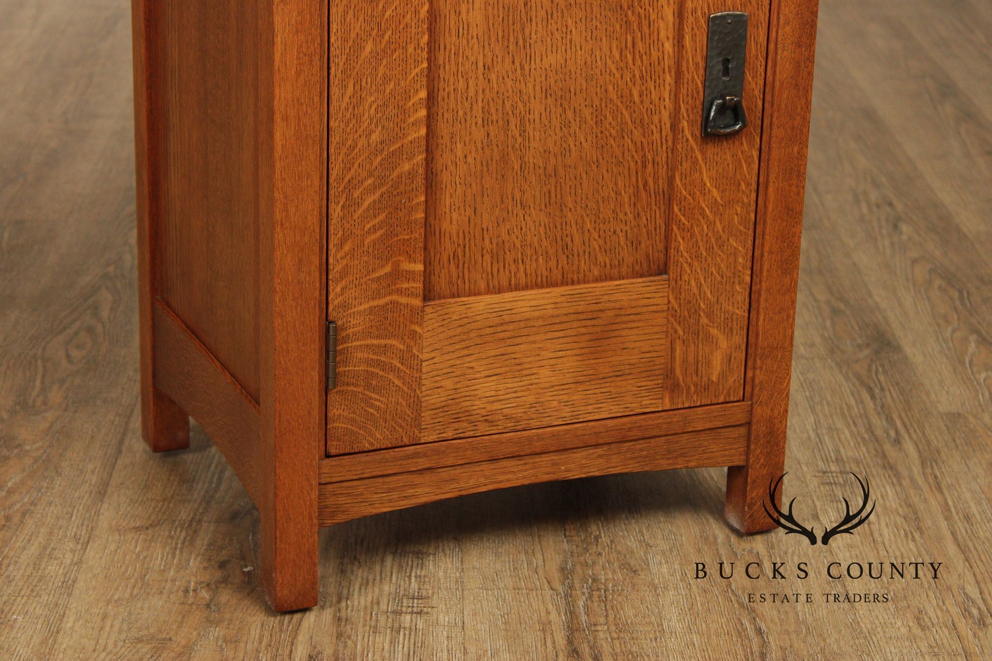 Stickley Mission Collection Oak Pair Of Cabinet Nightstands