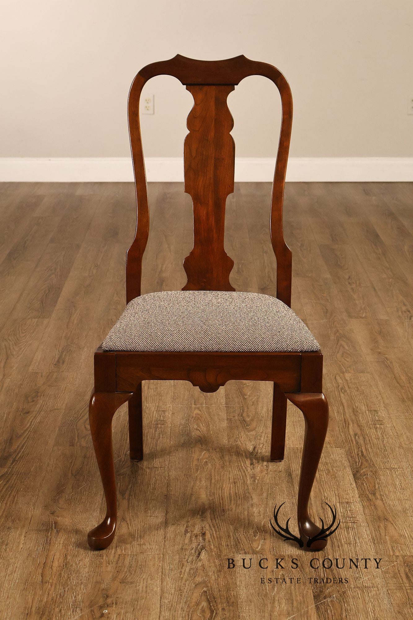 Pennsylvania House Queen Anne Style Set of Eight Dining Chairs