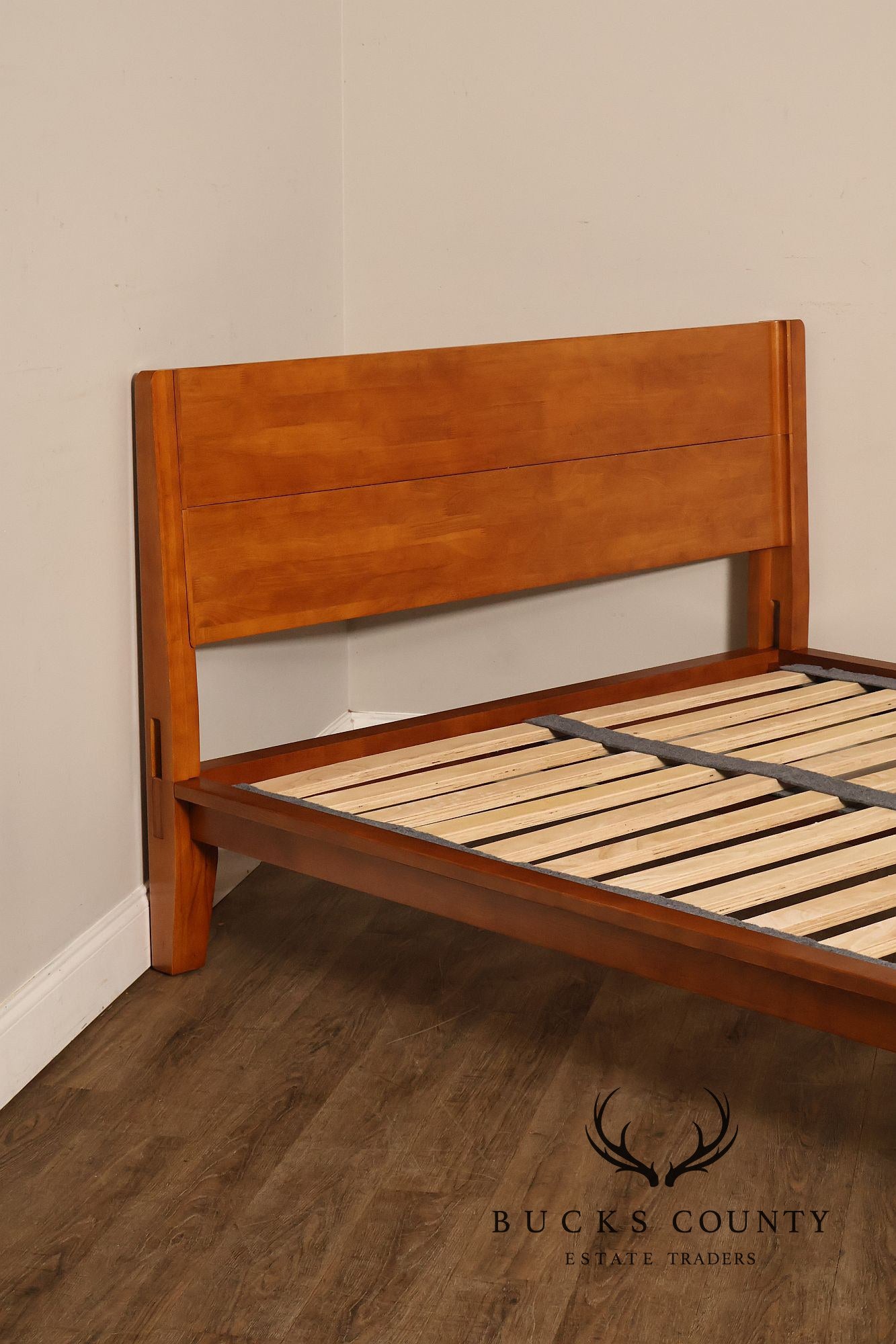 Thuma 'Classic' Queen Bed frame