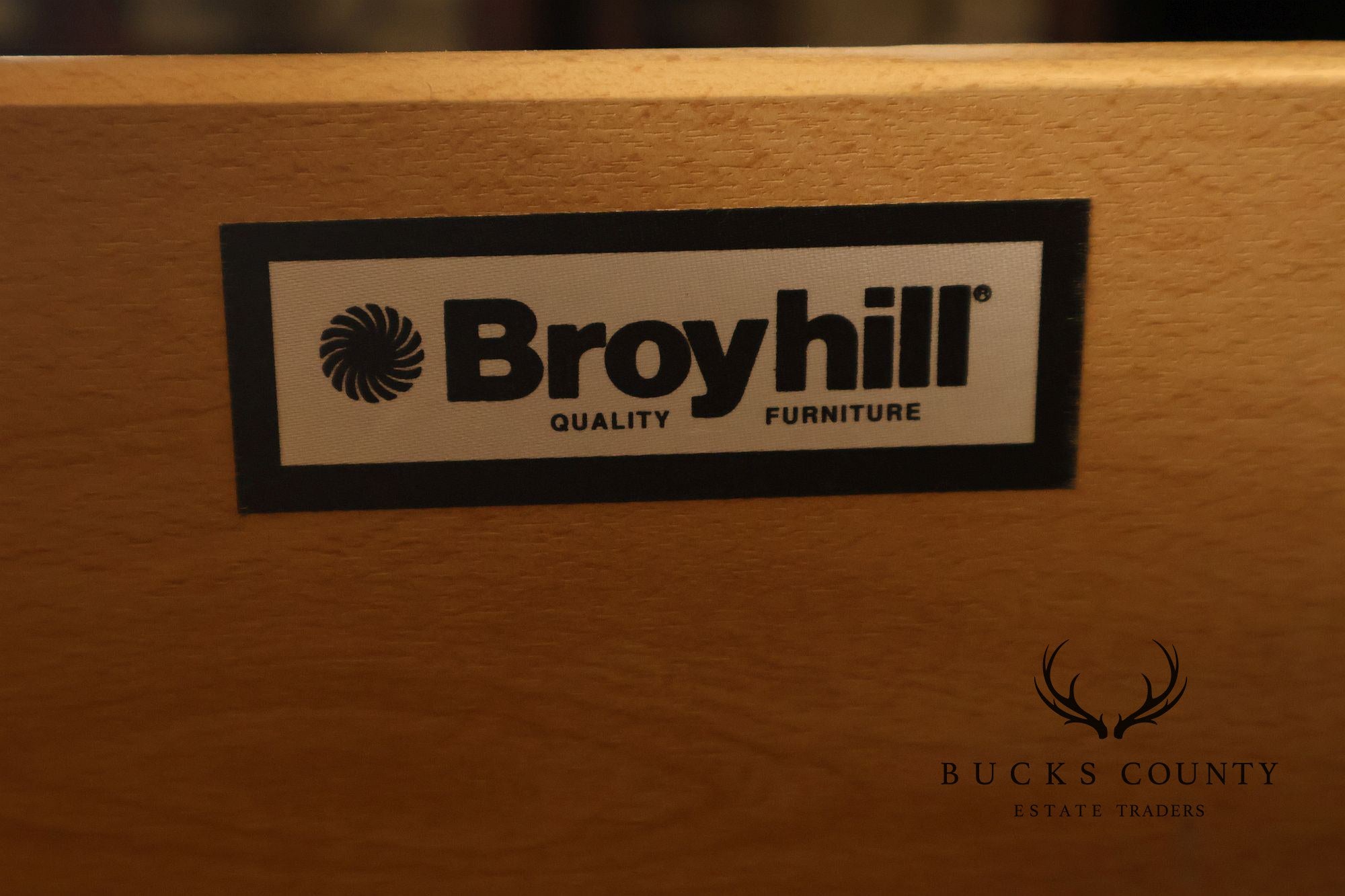 Broyhill Traditional 5 Drawer Tall Chest