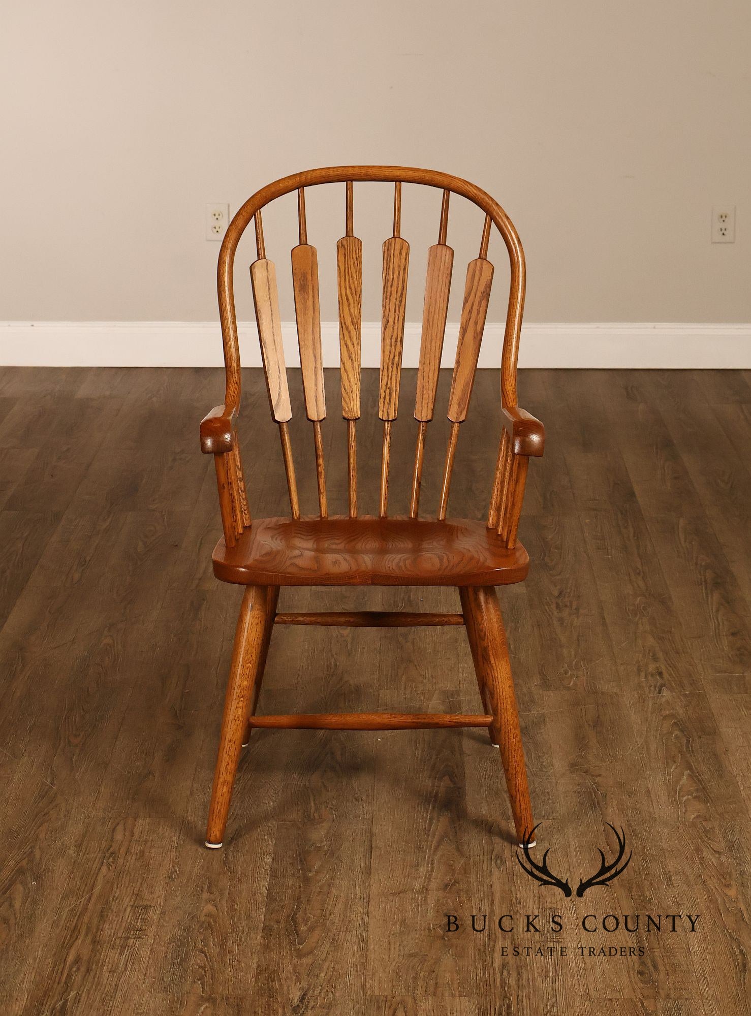 Richardson Brothers Colonial Windsor Style Set Of Seven Oak Dining Chairs