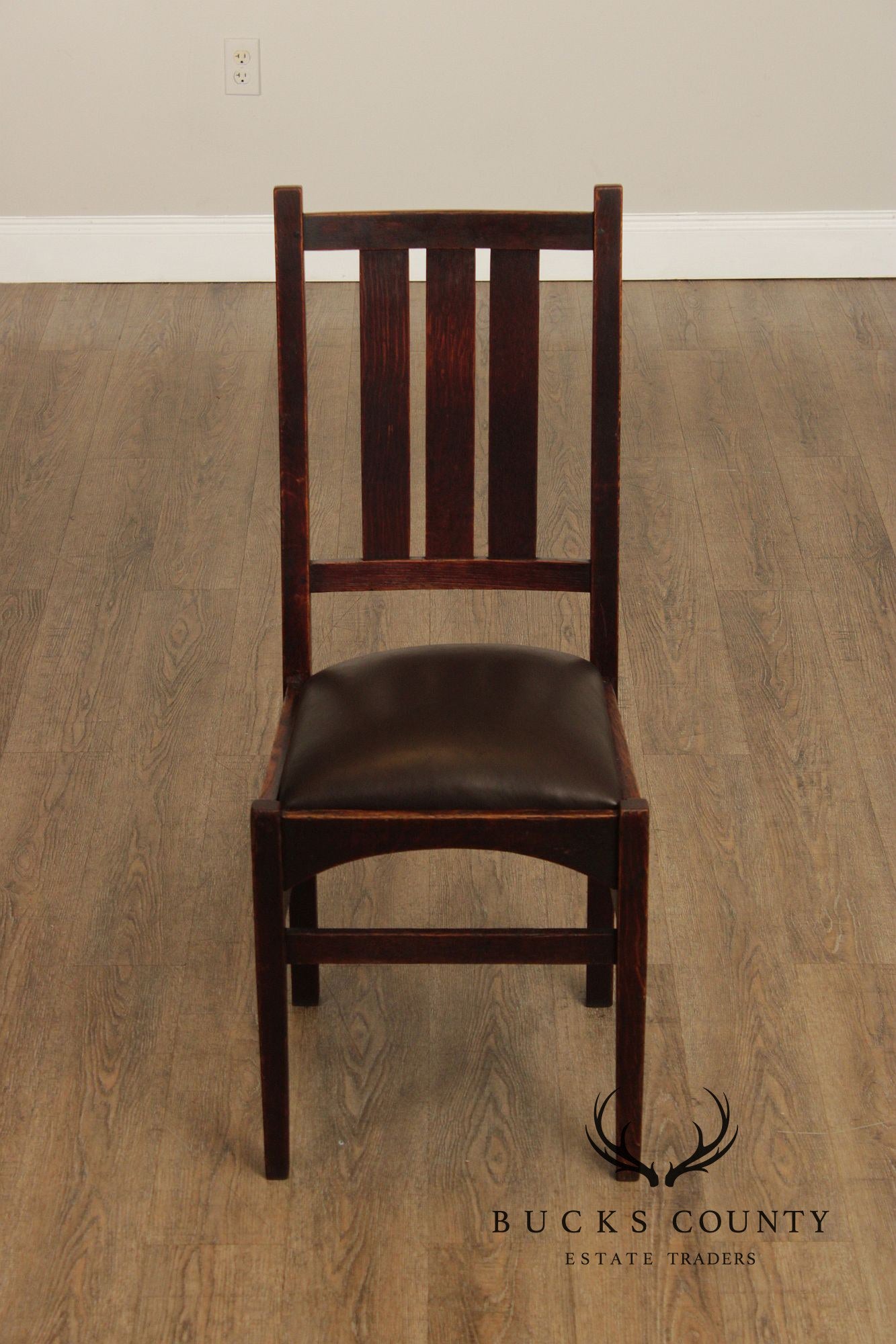 Gustav Stickley Harvey Ellis Set of Eight Oak and Leather Dining Chairs