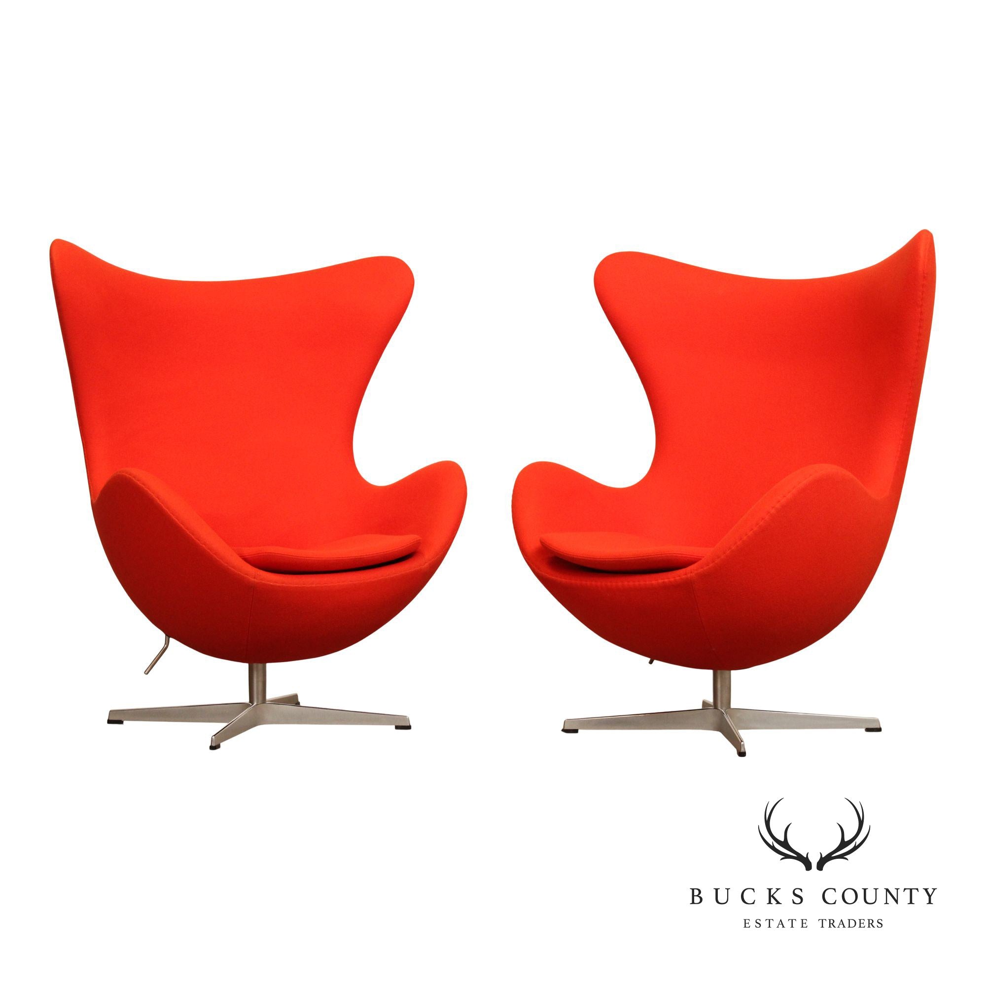 Arne Jacobsen for Fritz Hansen Pair of 'Egg Chairs'