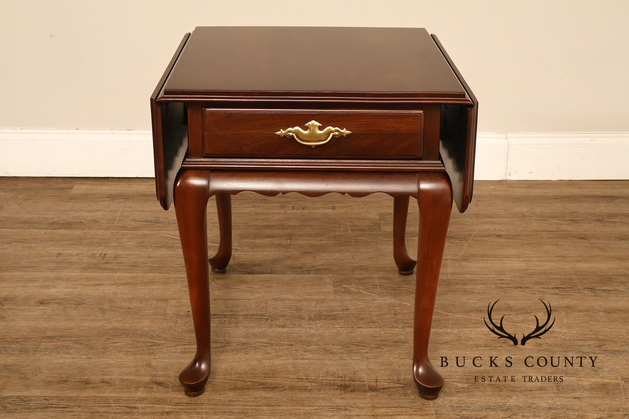 Ethan Allen Vintage Queen Anne Style Cherry Drop Leaf Side Table