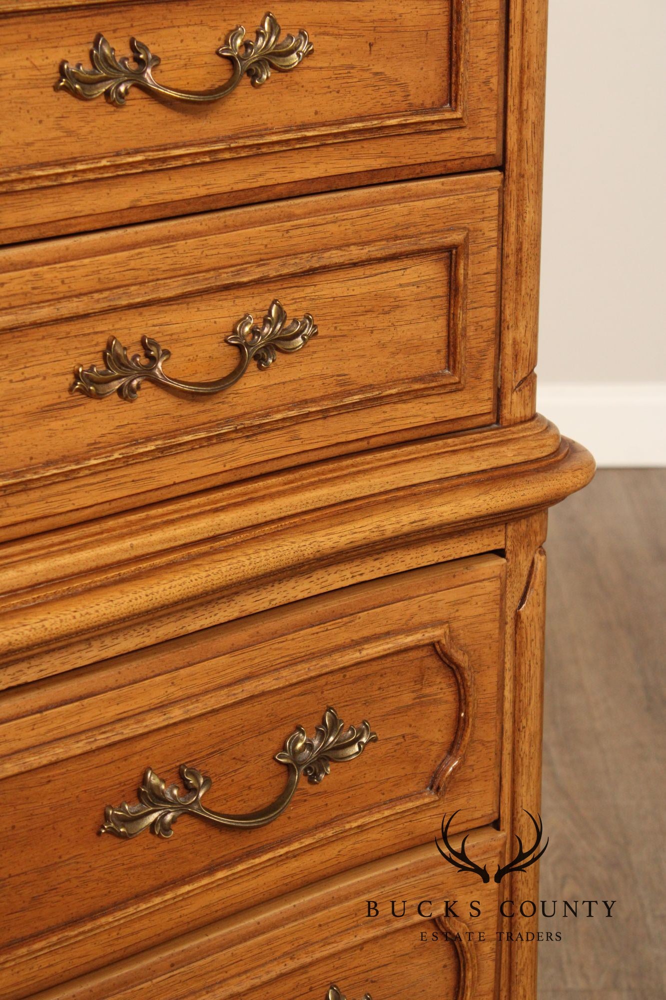 Thomasville 'Camille' French Provincial Style Chest on Chest